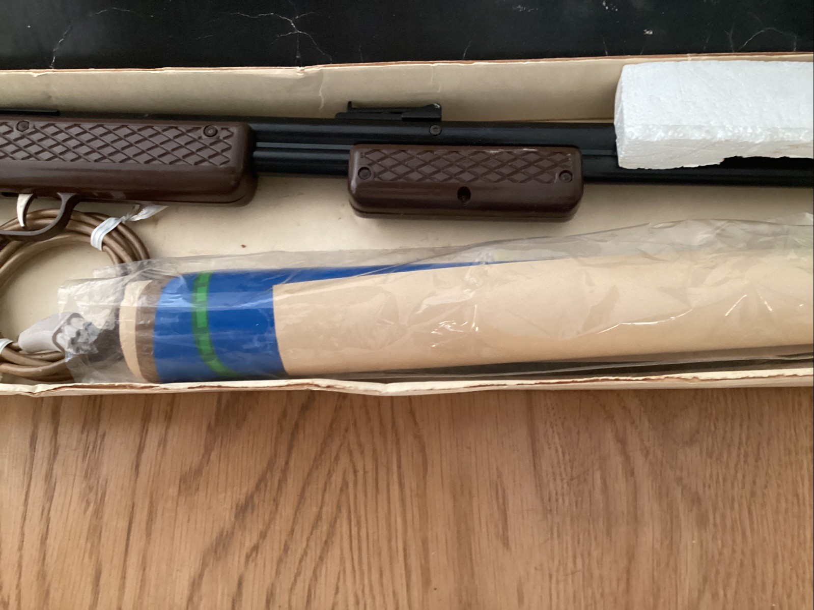 RARE Magnavox Odyssey Shooting Gallery Rifle Set in Box w/ Cards 9 + 10