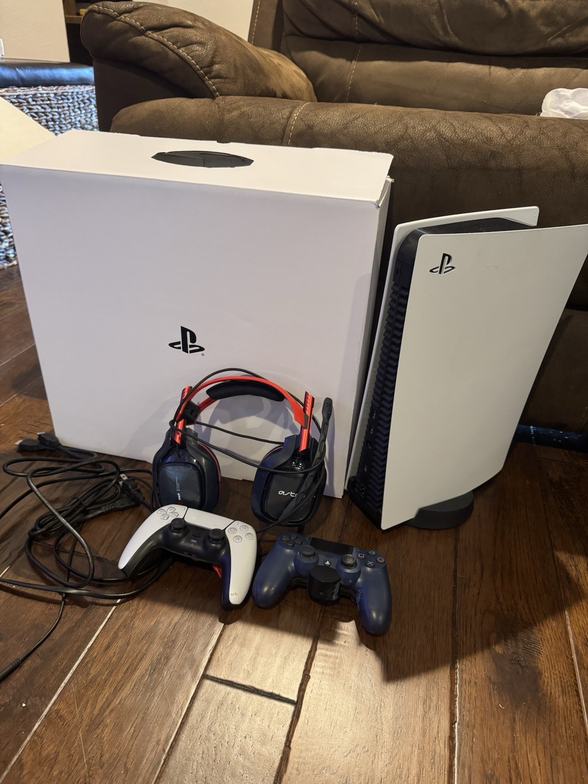 Sony PlayStation 5 PS5 825GB CFI-1215A Bundle 2 Controllers And Headset