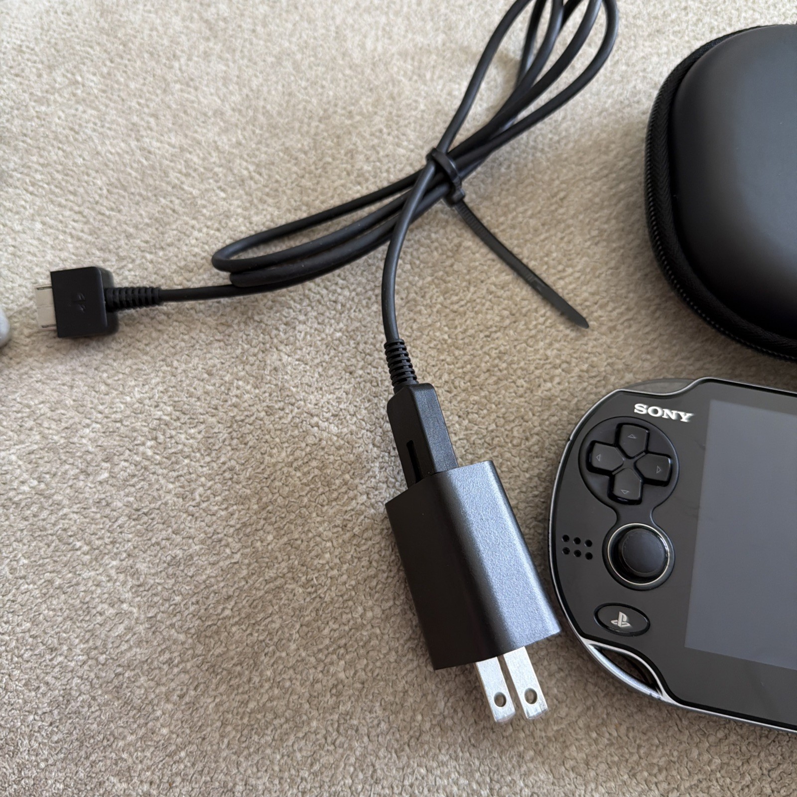 PlayStation Vita PCH-1001 OLED Bundle Tested Nice Condition READ
