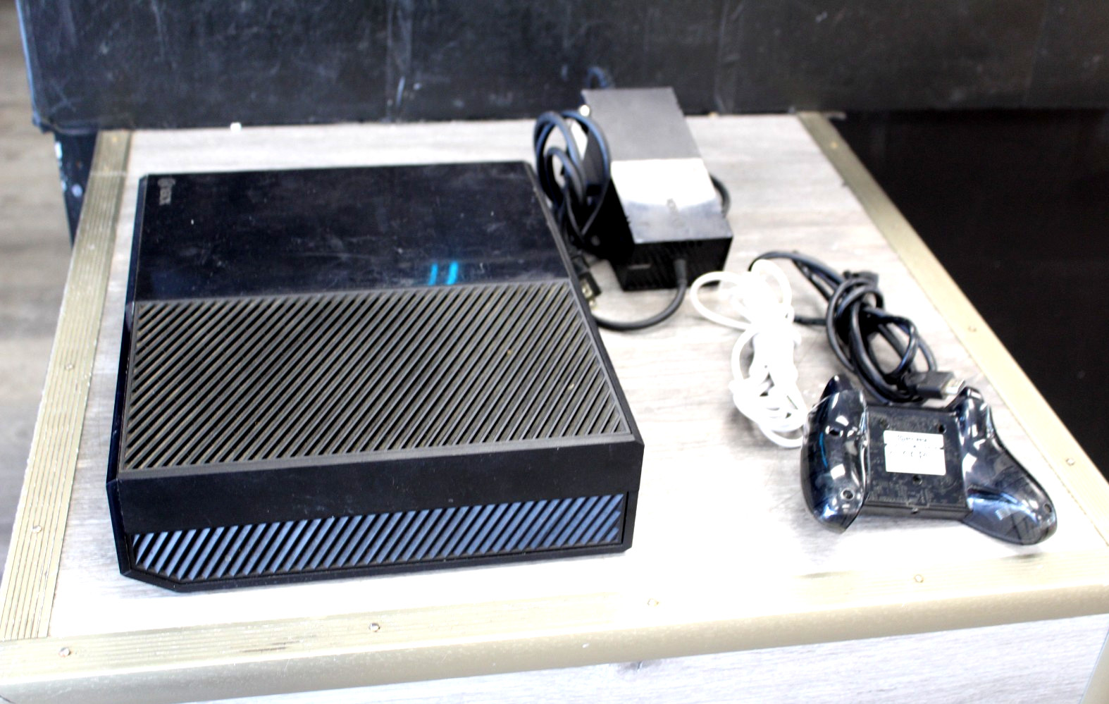 Microsoft Xbox One 500GB Console Original – Black with Wired Controller