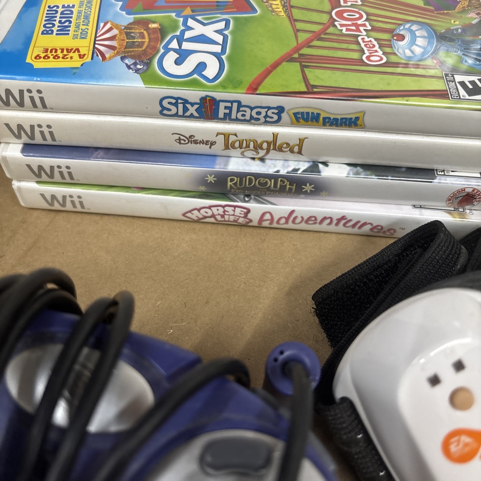 Nintendo Wii RVL-001 512 MB Home Console – White W Games And Controllers Fit