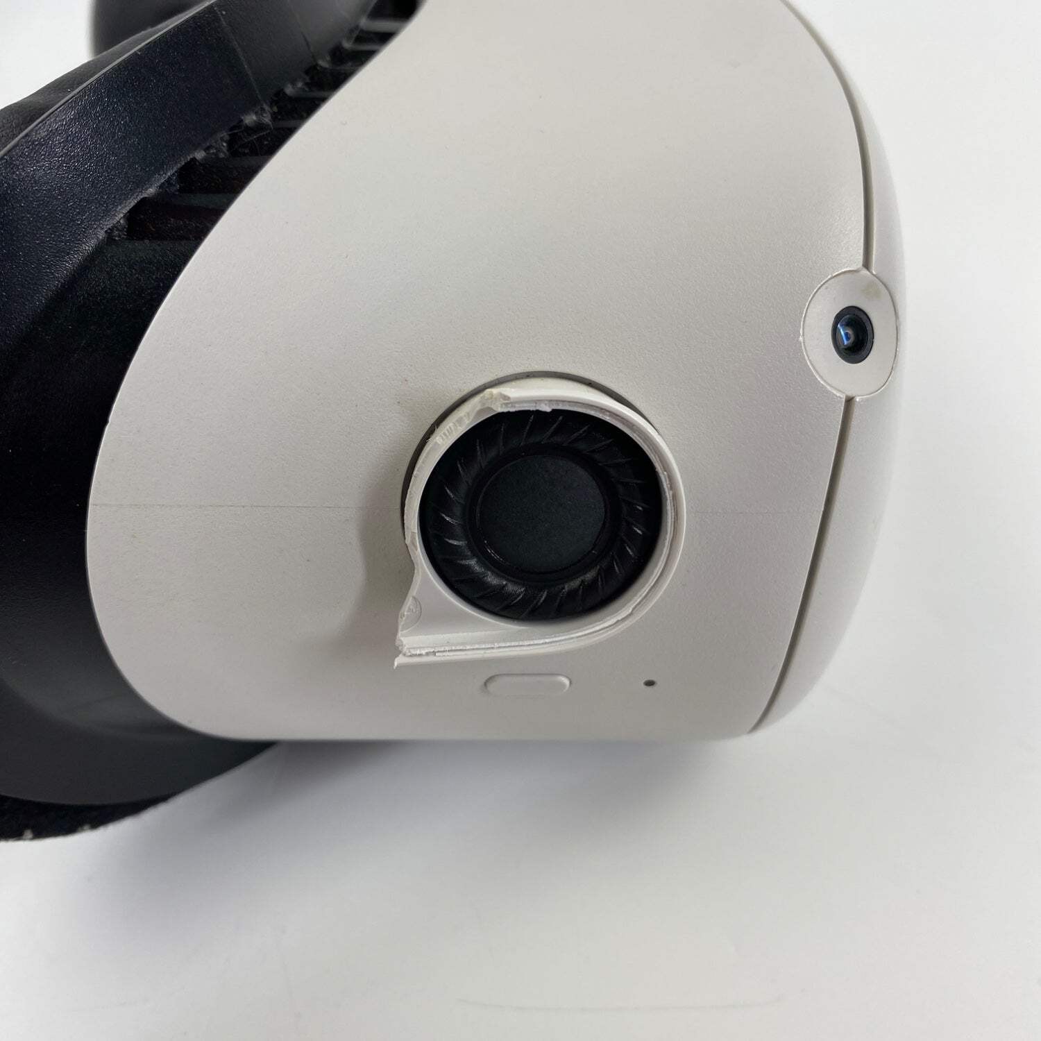 Broken Meta Quest 2 128GB Standalone All-in-One VR Headset KW49CM Broken Strap