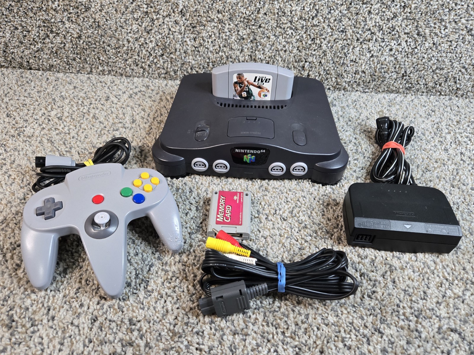 Nintendo 64 Video Game Console with Controller, Cords & Game NUS-001 USA N64
