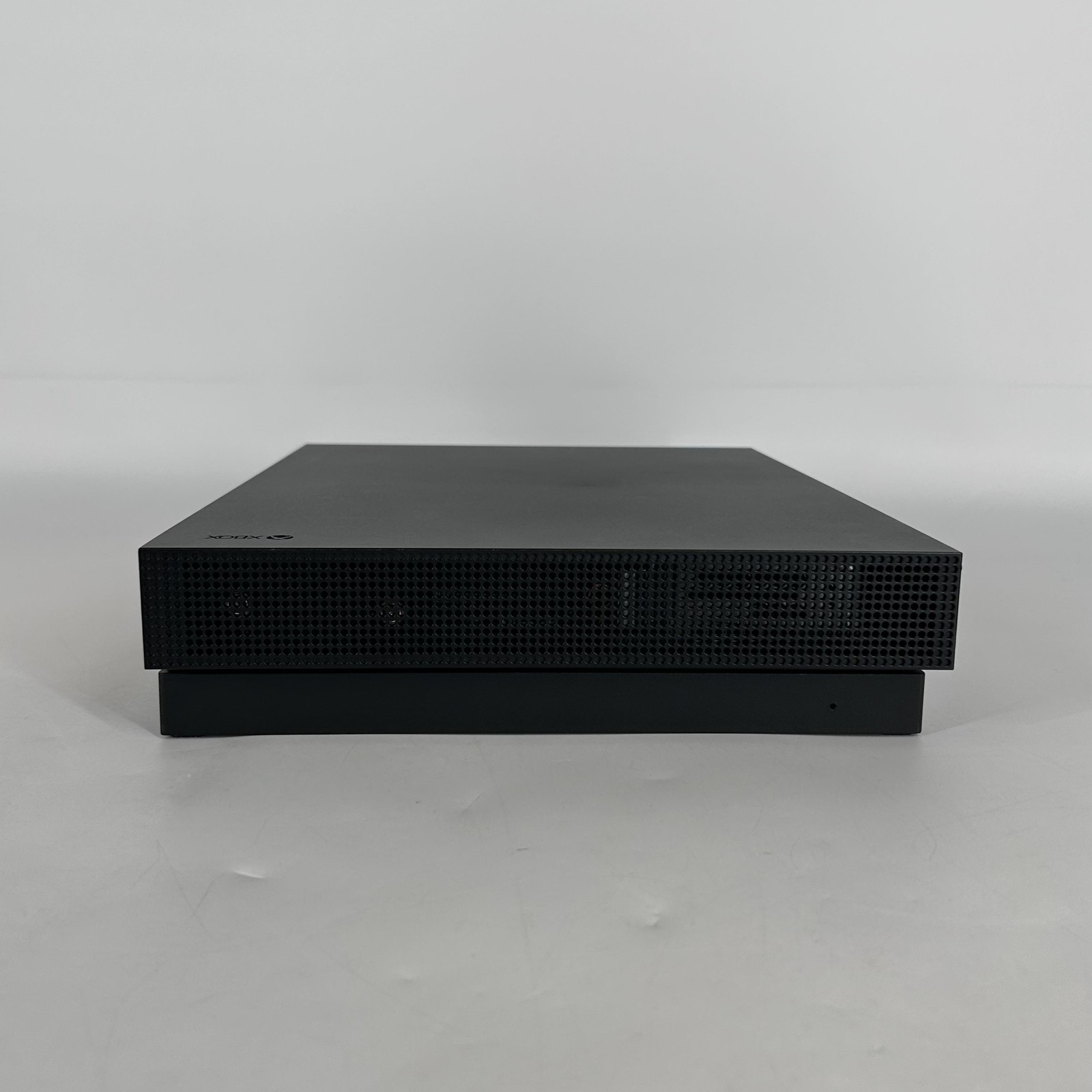 Microsoft Xbox One X Console Black 1TB w/ Controller/HDMI/Power Cord- Very Good