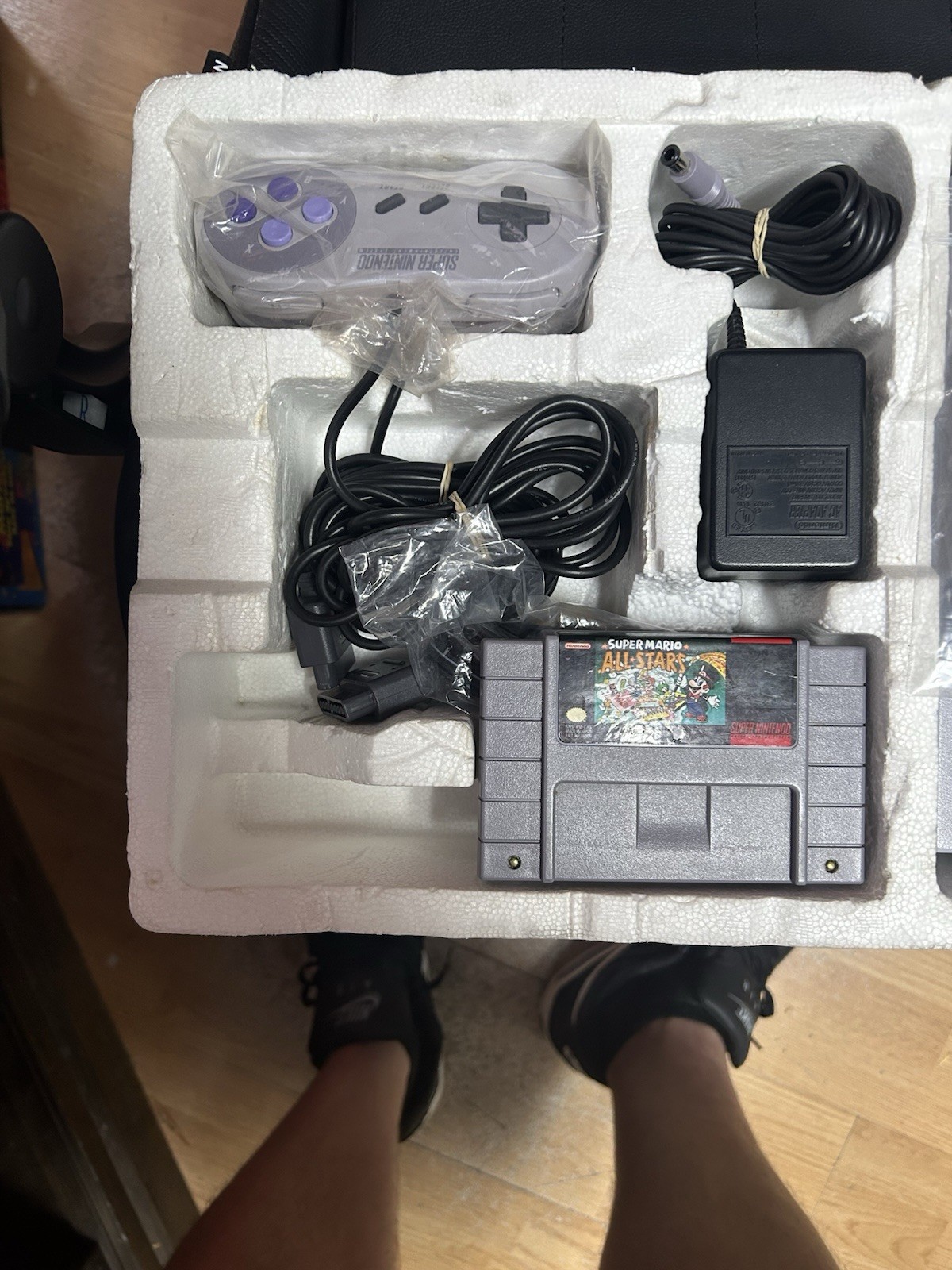 Nintendo Super NES Super Set Console Super Mario World/Mario All Stars in Box