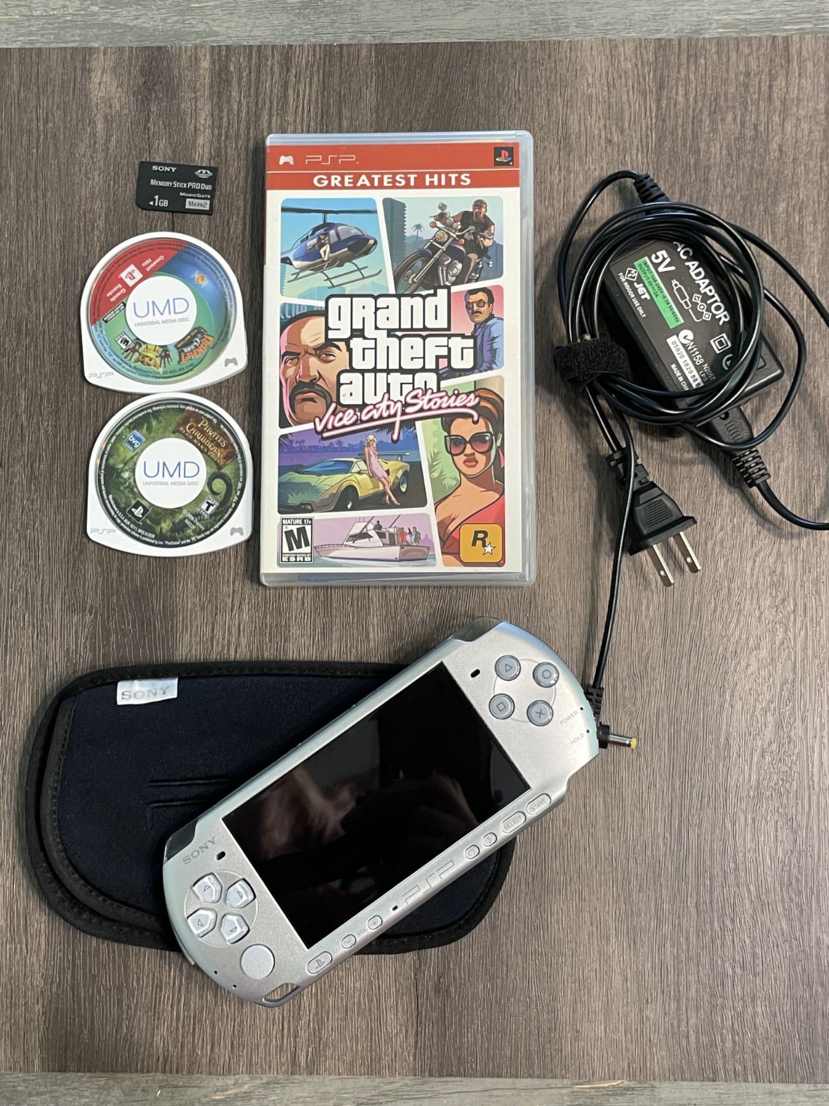 Sony PSP 3001 Silver Console Bundle Tested w/ GTA Vice City + 1GB Card