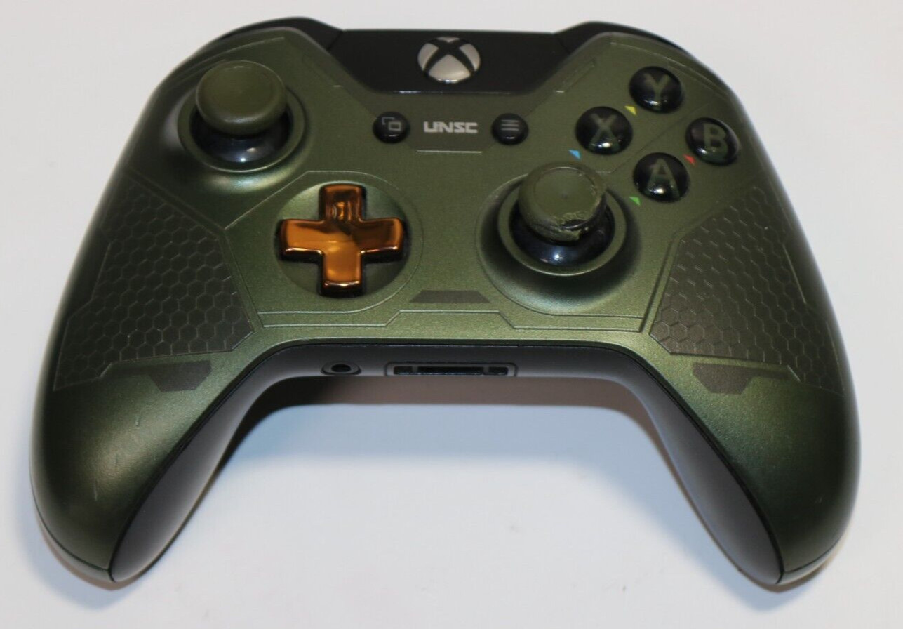 Microsoft XBOX ONE 1540 Limited Edition Halo 5 Guardians 1TB Console, Controller