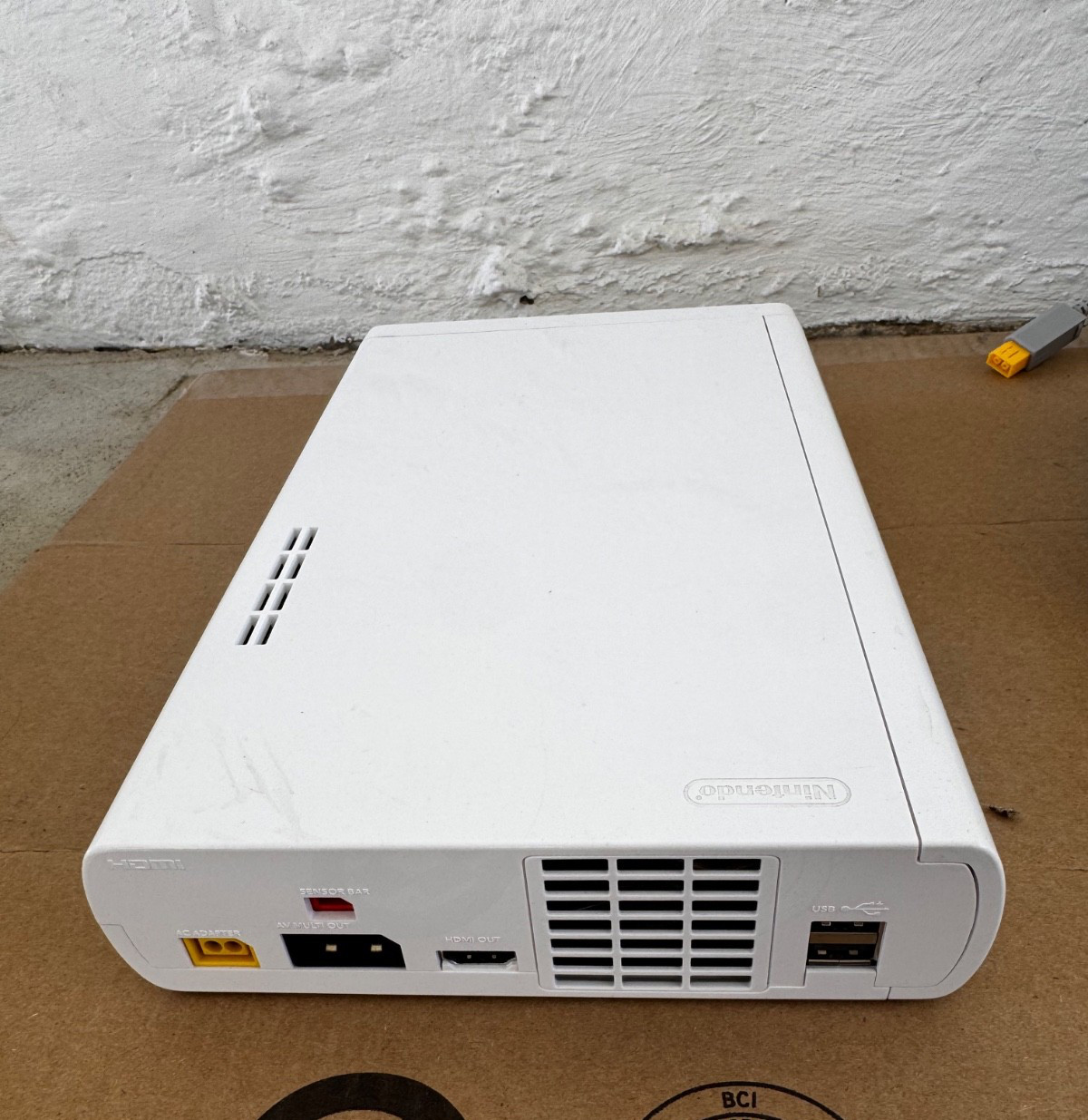 Nintendo Wii U 8GB Console Bundle – White (Model WUPSWAAB) – Tested & Working