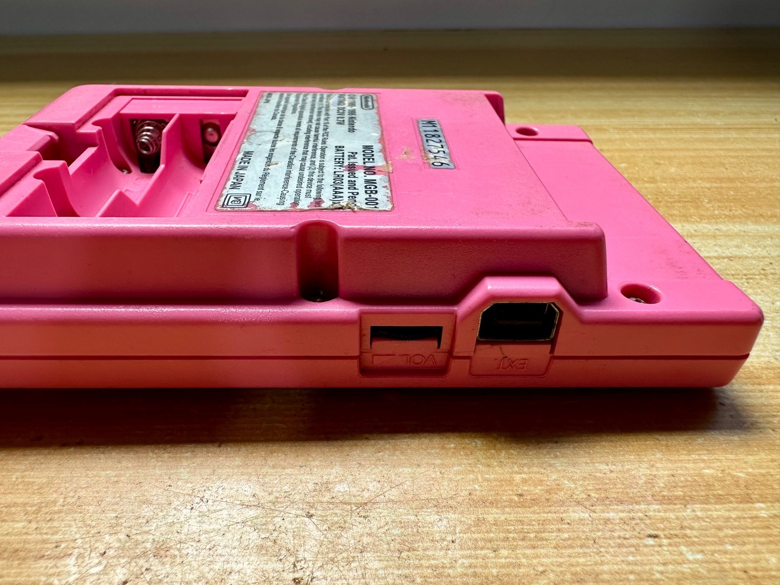 Nintendo Gameboy Pocket MGB-001 Hot Fuchsia Pink Handheld System Console