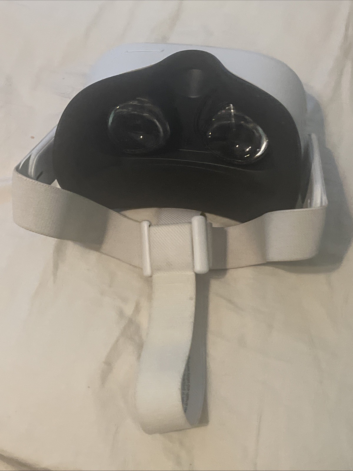 Oculus Meta Quest 2 Virtual Reality Headset 128GB White with Controllers