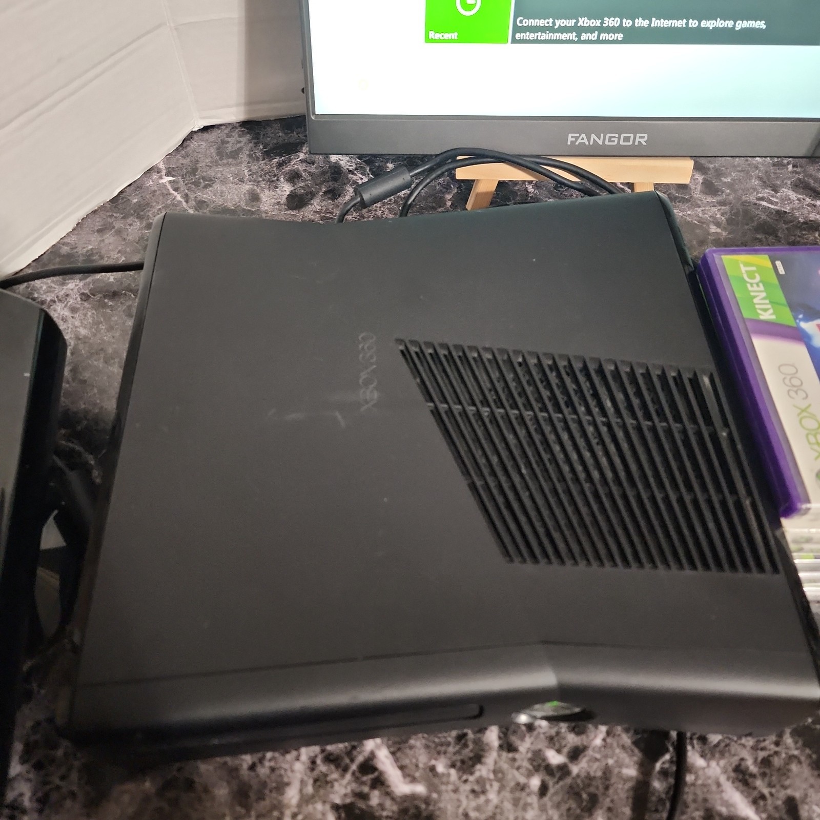 Microsoft Xbox 360 S 4GB Console Bundle Kinect Sensor 5 Games Tested Working OEM