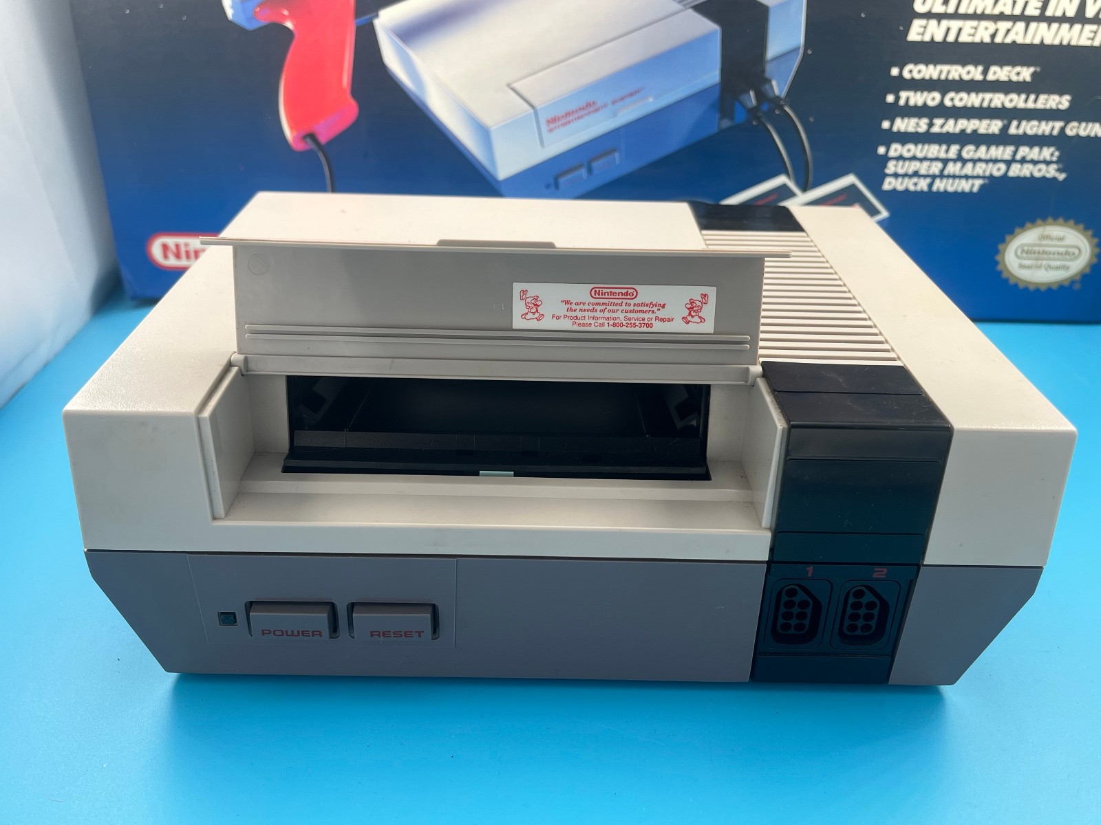 Nintendo NES Action Set (Blue Box), Mario/Duck Hunt, Cords, Controlers, Zapper