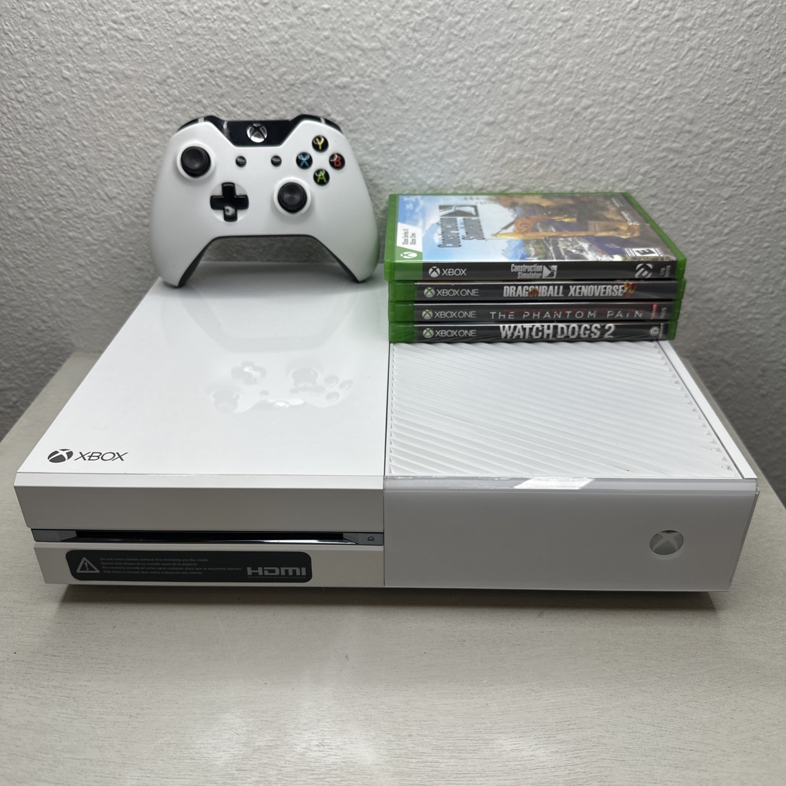 Microsoft White Xbox One (1540) 500GB Console, Controller & Games Only – Used