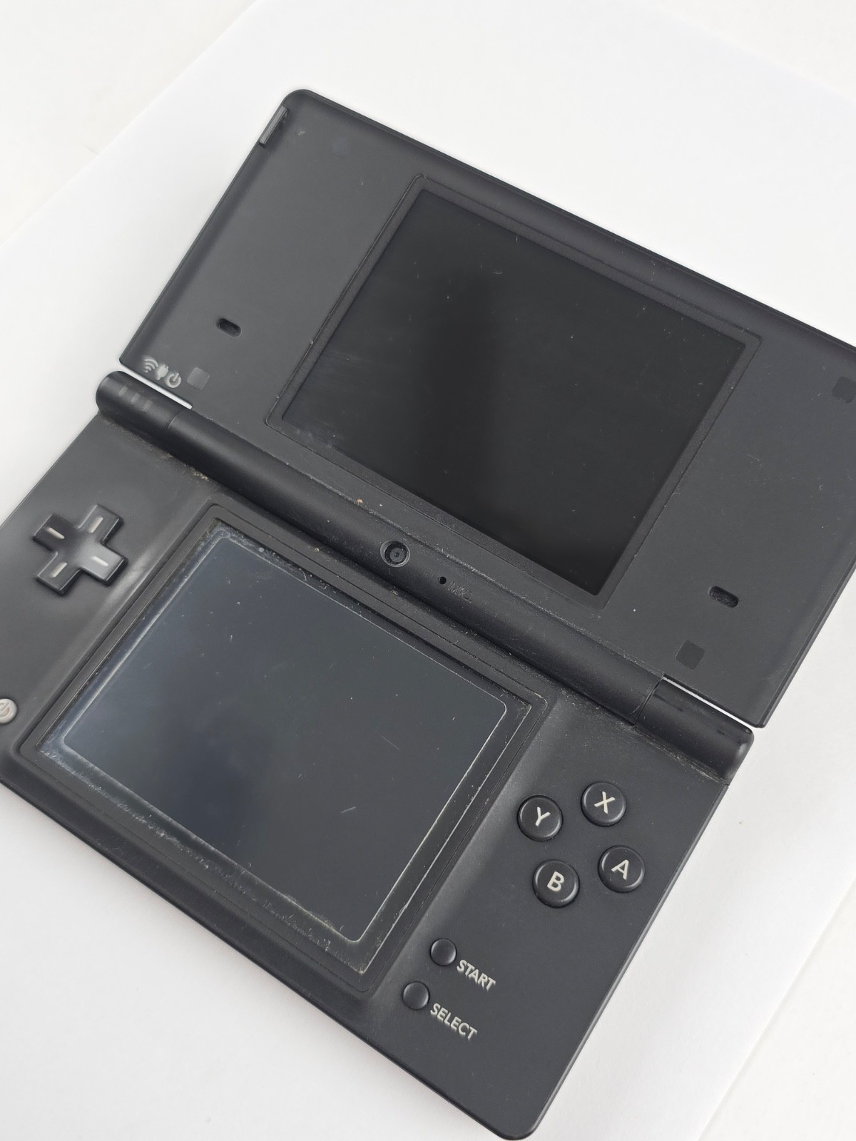 Nintendo DSi TWL-001 Black handheld system w/ Mario Kart -needs charger