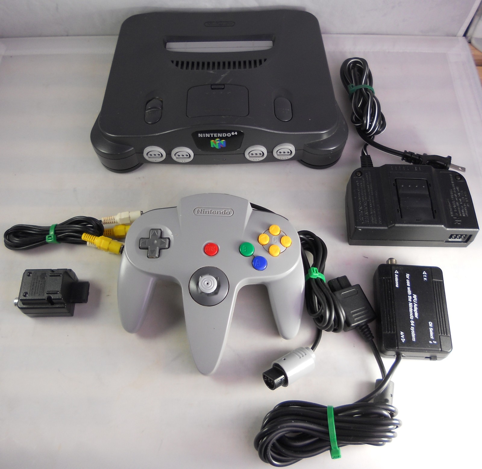 1996 Nintendo 64 Launch Edition Console Game Control Deck Complete in Box CIB