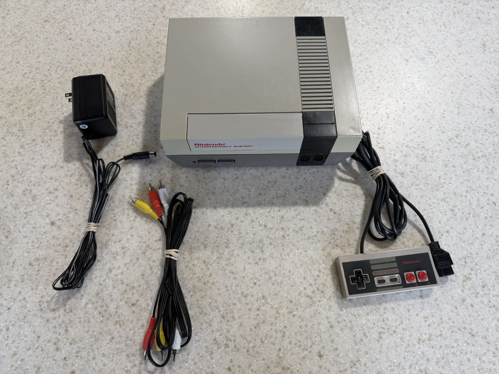 ORIGINAL NINTENDO SYSTEM AUTHENTIC CONSOLE CONTROLLER nice shape NES HQ #15