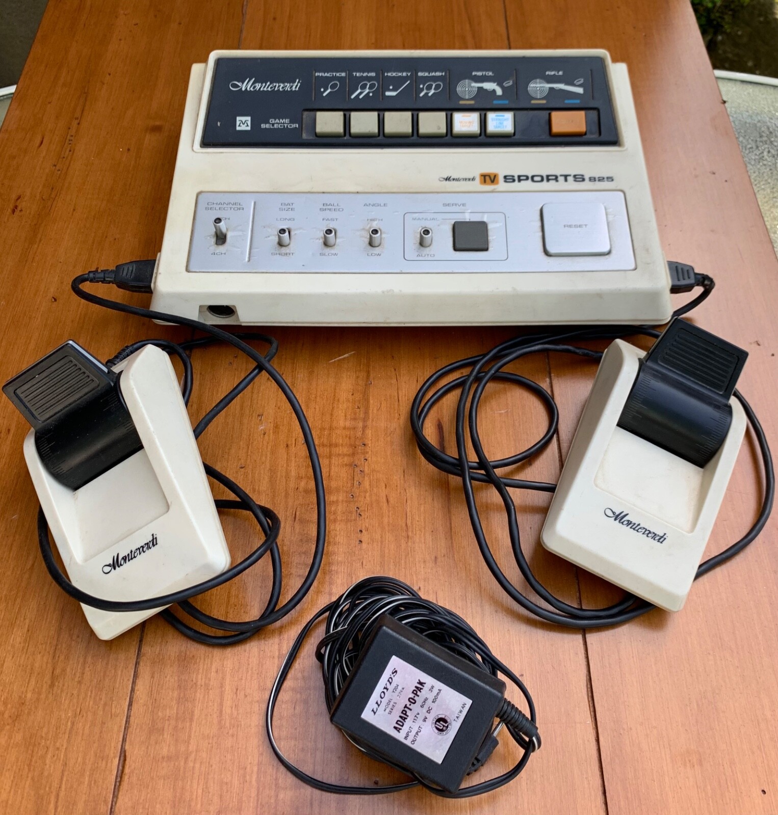 FOR REPAIR Vintage 1970s Monteverdi TV Sports 825 TV/Video Gaming System