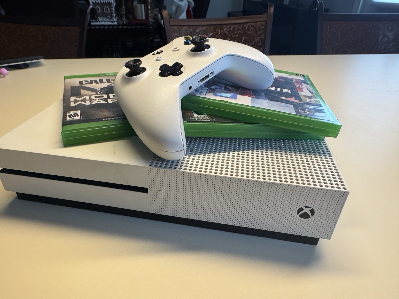Microsoft Xbox One S Minecraft Favorites Bundle 500GB Game Console – White