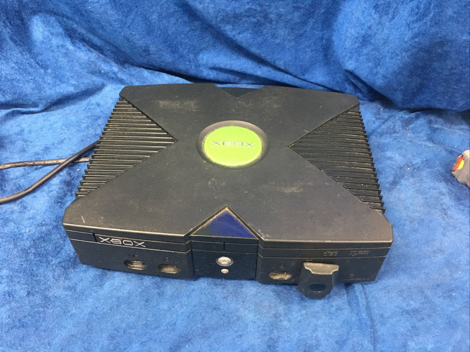 Microsoft Xbox C01713 Video Game Console W/ 1 CONTROLLER & NHL HITZ 2002 DISC