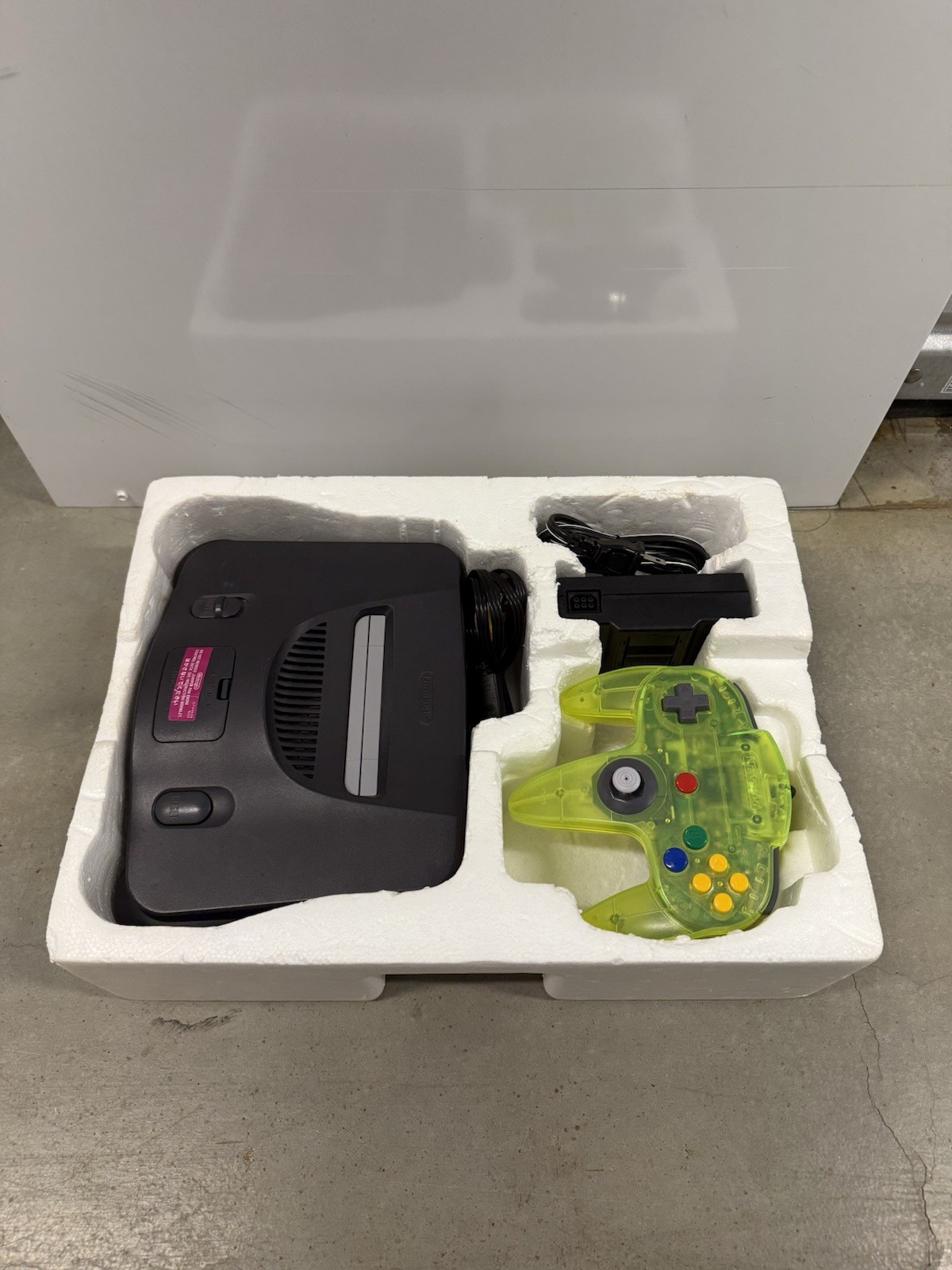 Nintendo 64 N64 Console Extreme Green Controller Toys R Us Limited Edition Used