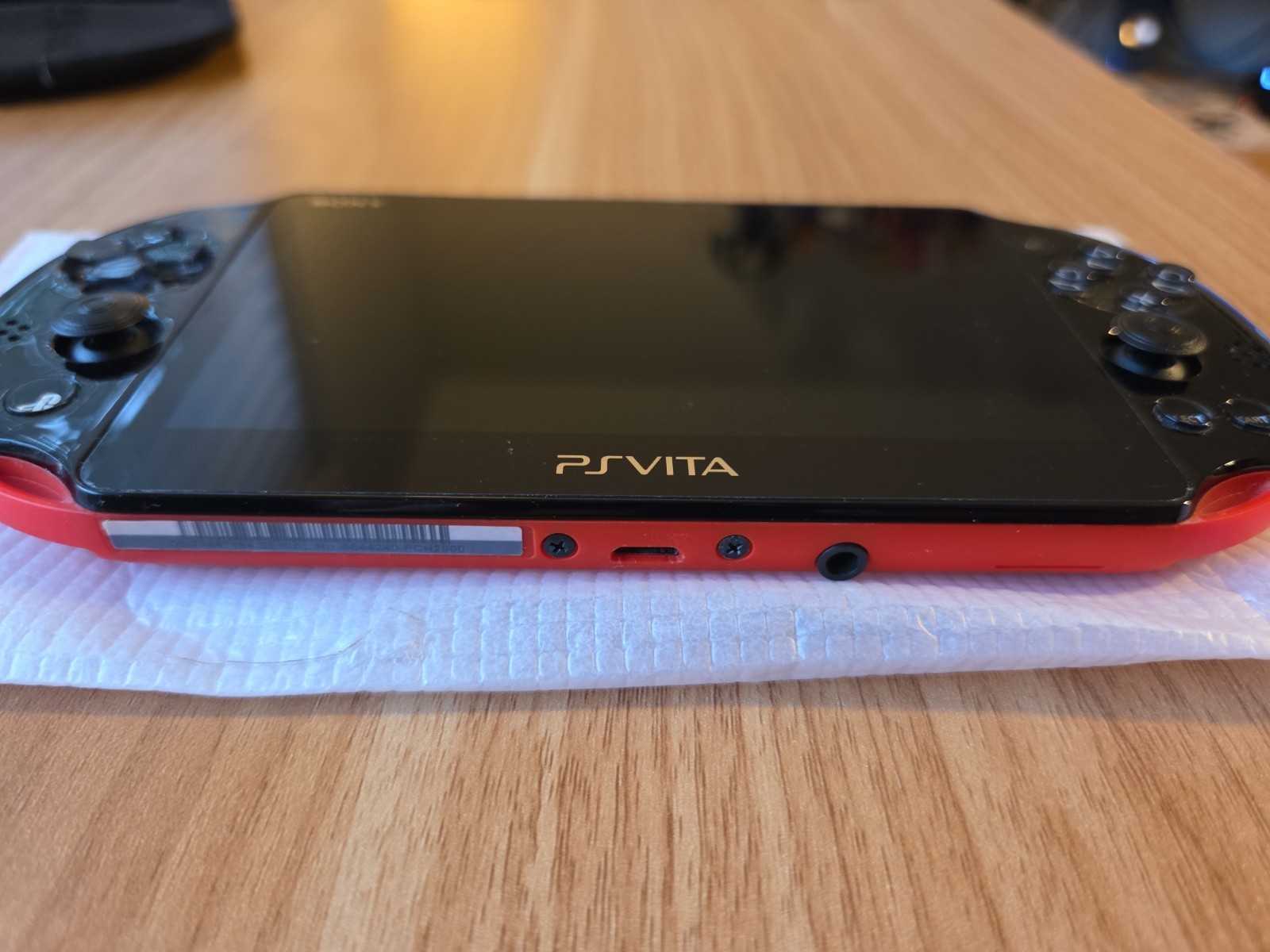 Sony PS Vita PCH-2000 Red Black Slim Console Super Value Pack