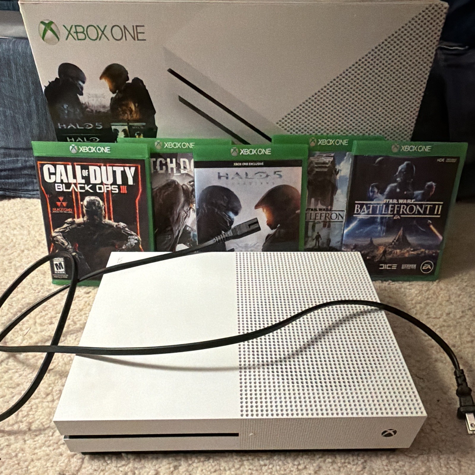 Microsoft Xbox One S White Console 4K UHD Blu-Ray Compatible MPN 1681 + 5 Games