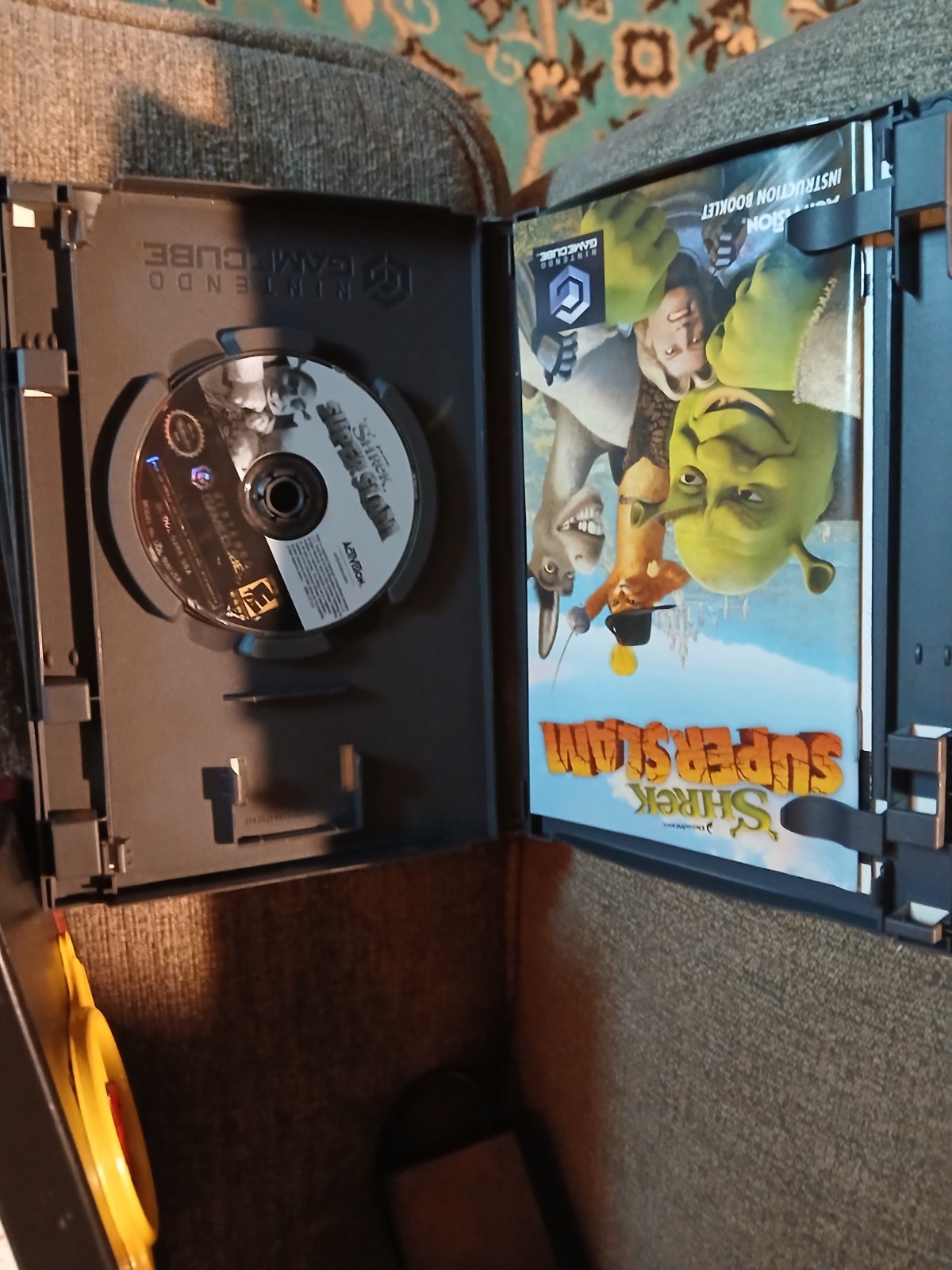 Custom Resident Evil Gamecube. 4 Games, 2 Controllers, Memory Card. See Pictures