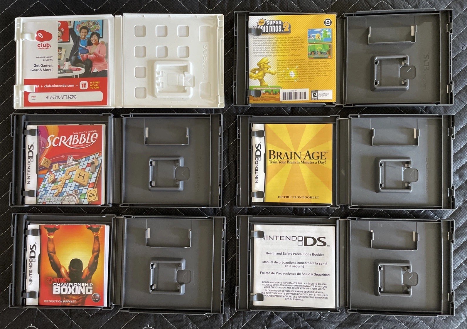 Nintendo DSi TWL-001 (USA) *For Parts or Repair* With 10 DS Cases + 5 Games Used