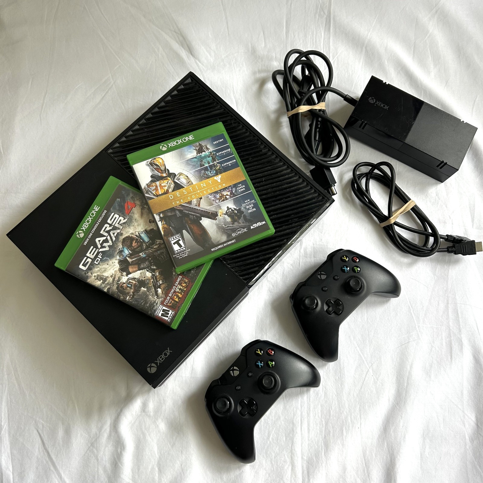 Microsoft Xbox One Bundle 500G Console, HDMI, 2 Controllers, 2 Games Working