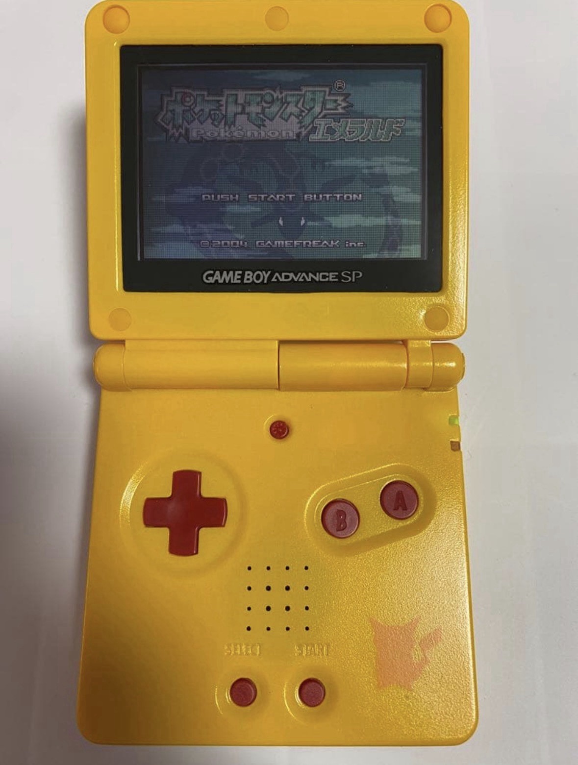 Gameboy Advance SP Pokemon Pikachu Yellow Version Nintendo system used
