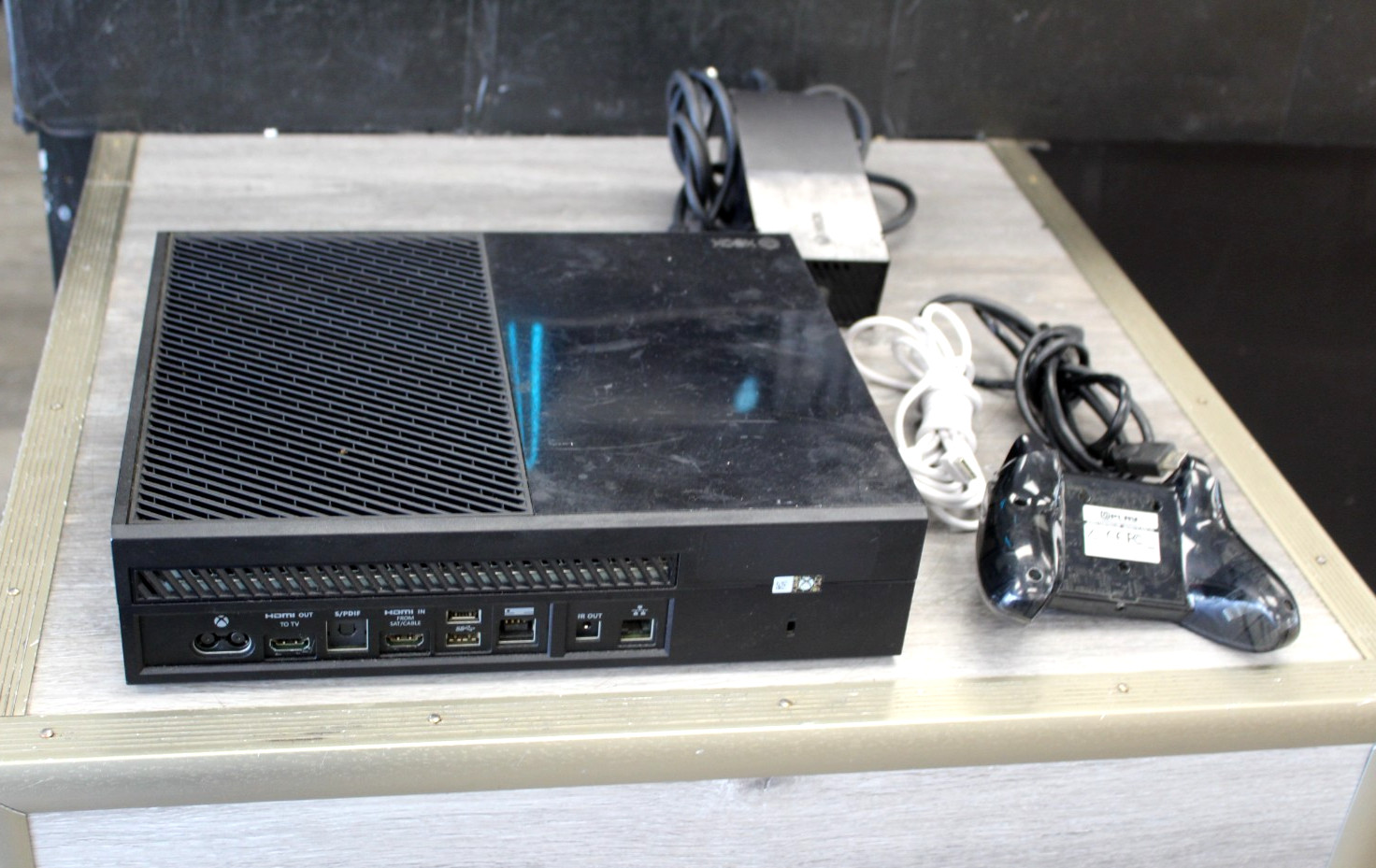 Microsoft Xbox One 500GB Console Original – Black with Wired Controller