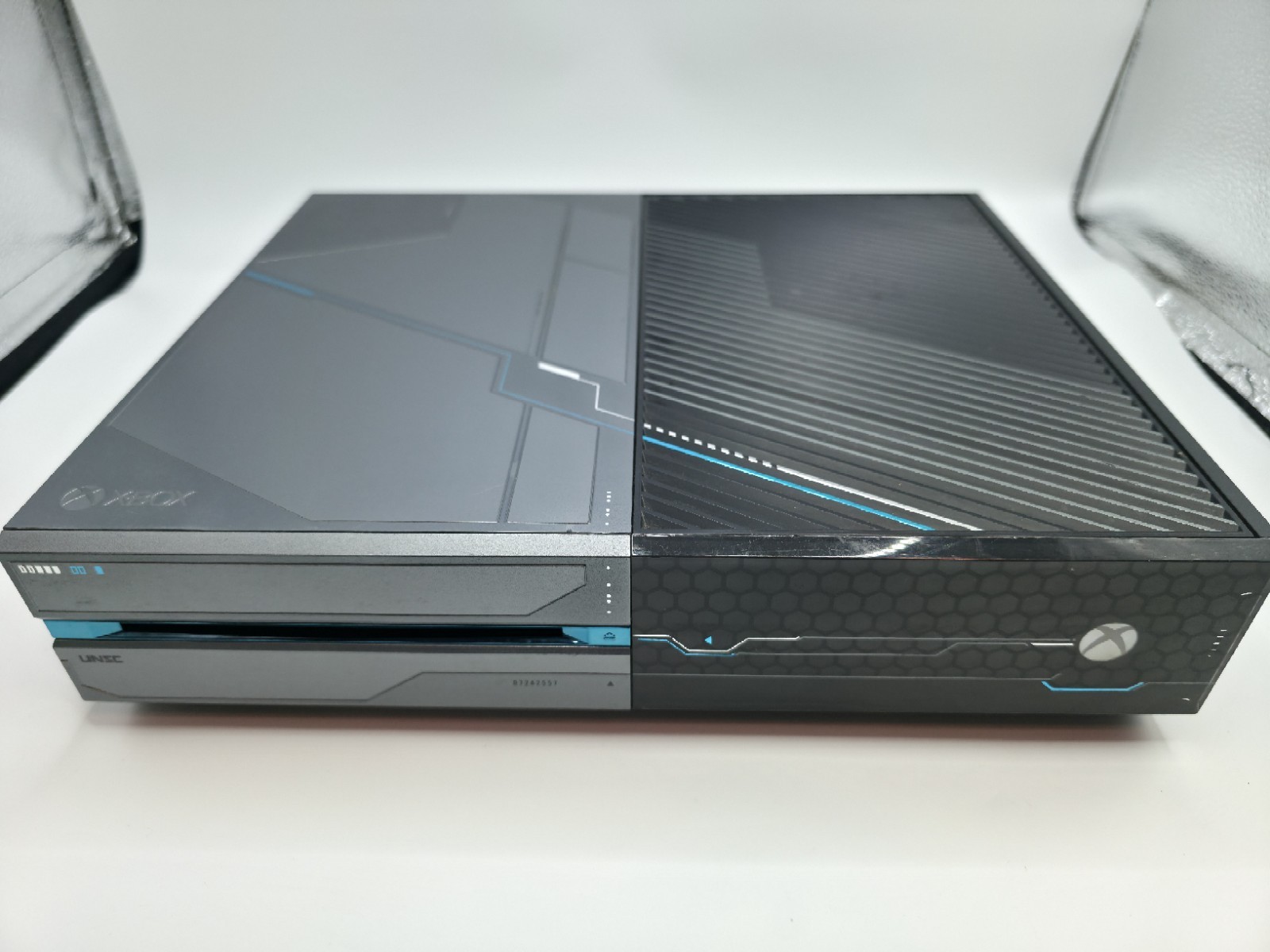 Xbox One Halo 5 Guardians Edition Gaming Console with Controller+4 Games