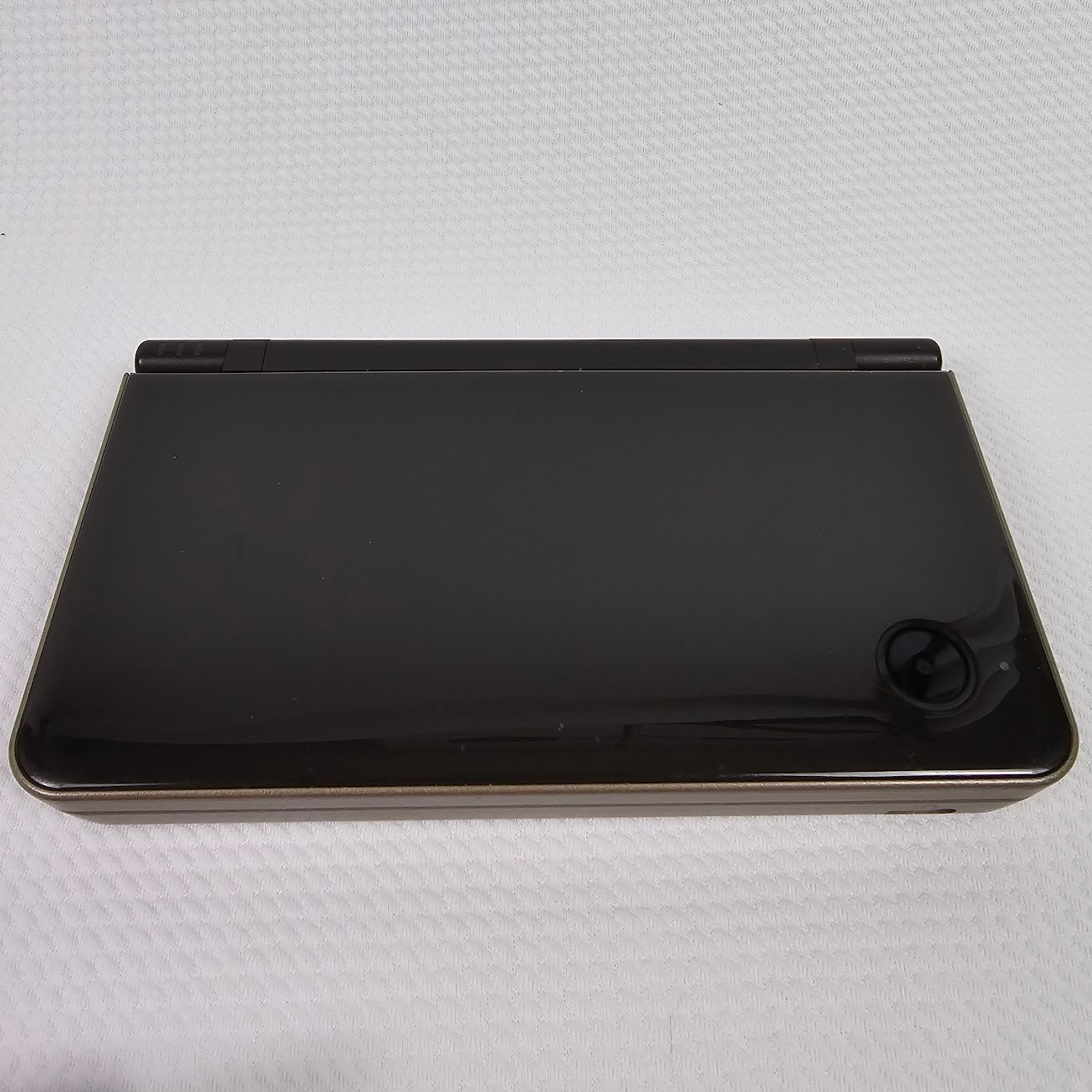 Nintendo DSi XL Bronze Handheld Console Bundle 8 Games OEM Charger Tested