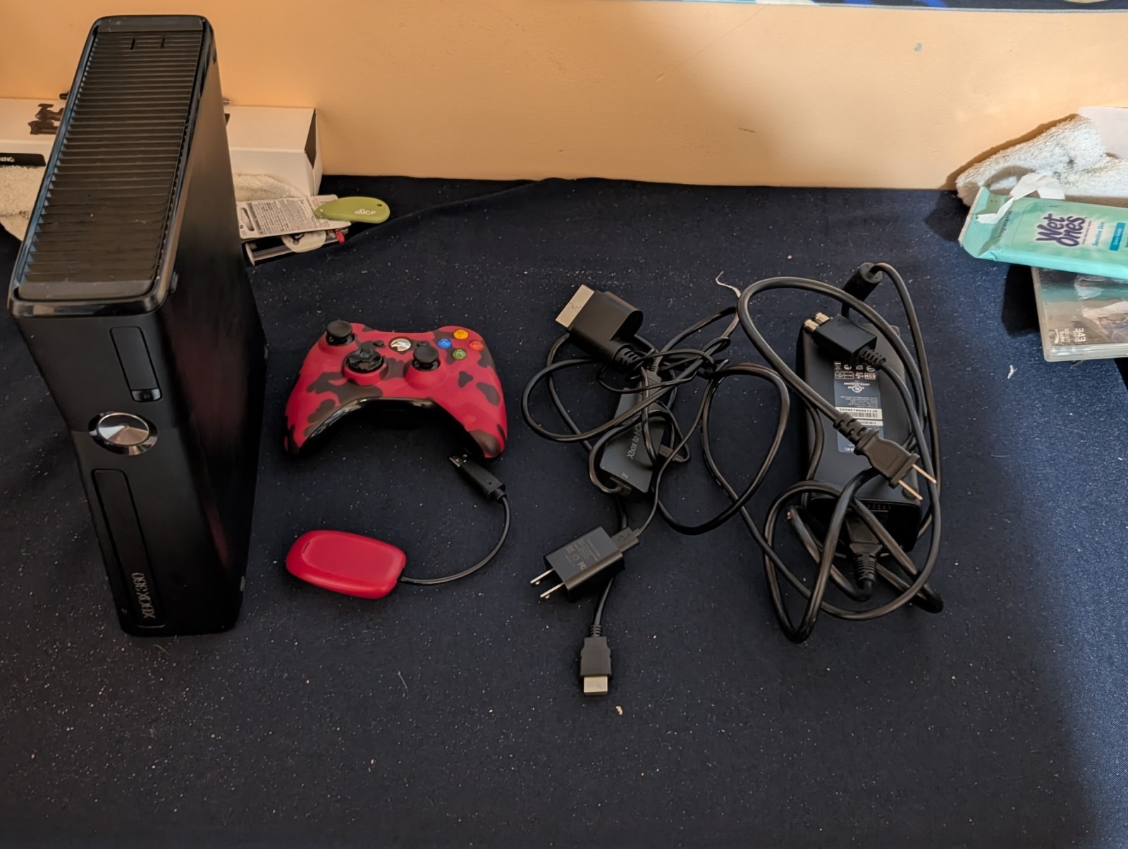 Microsoft Xbox 360 Complete With 11 Games & Wireless Controller