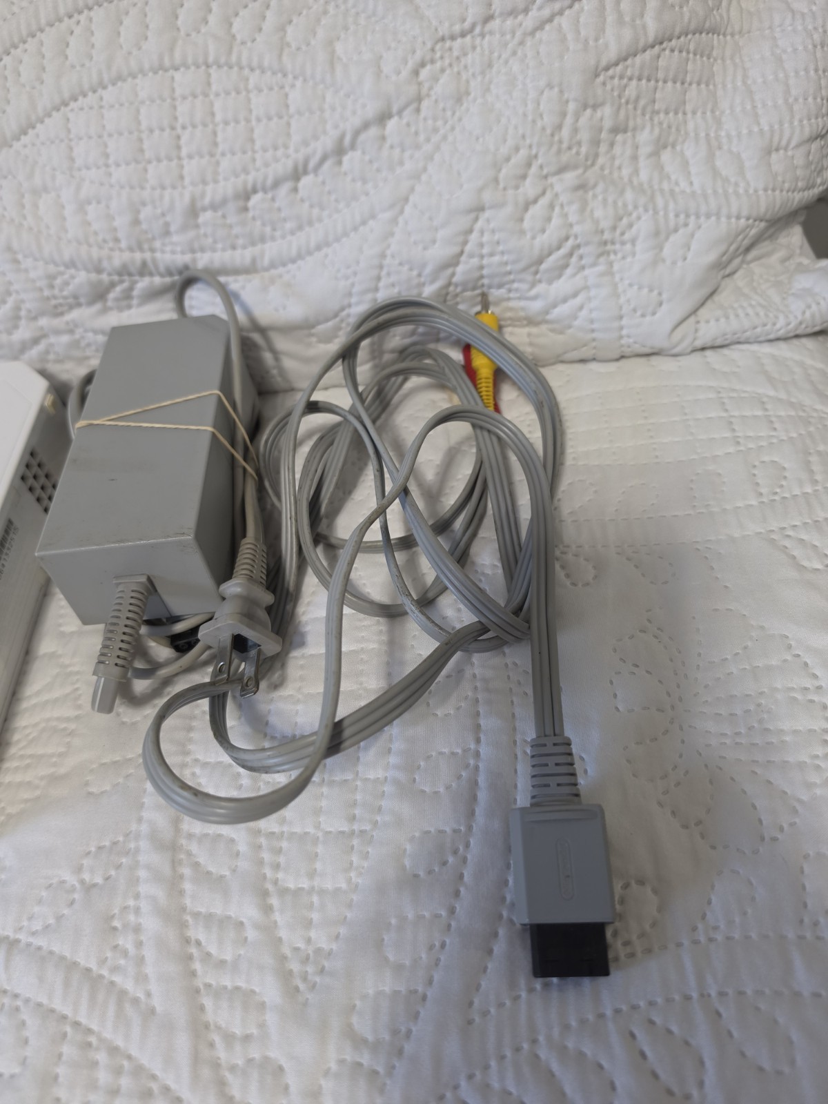 Nintendo Wii Console RVL-001 Tested w/ 2 Controllers 1 Nunchucks & Cables
