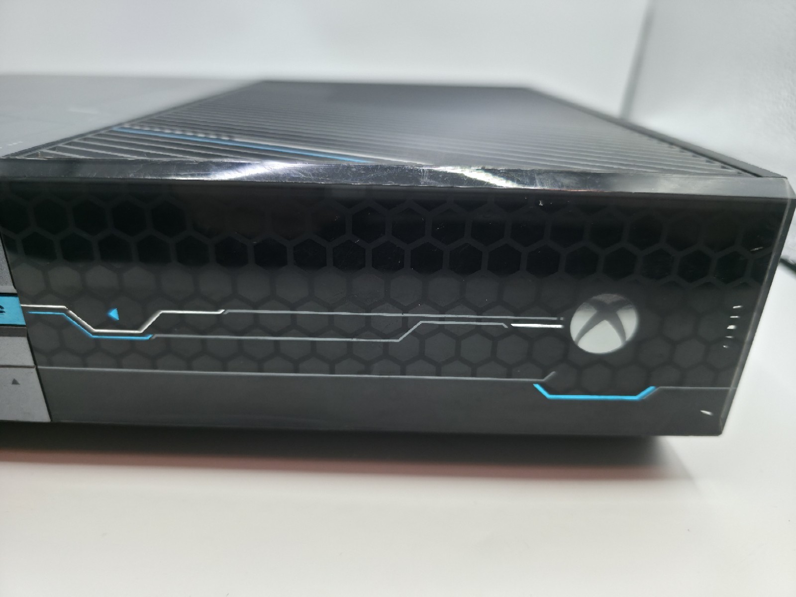 Xbox One Halo 5 Guardians Edition Gaming Console with Controller+4 Games