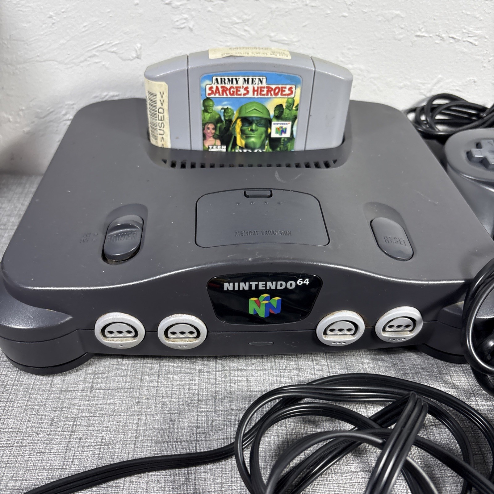 Nintendo 64 Video Game Console, controller, power cord AV And GAME tested