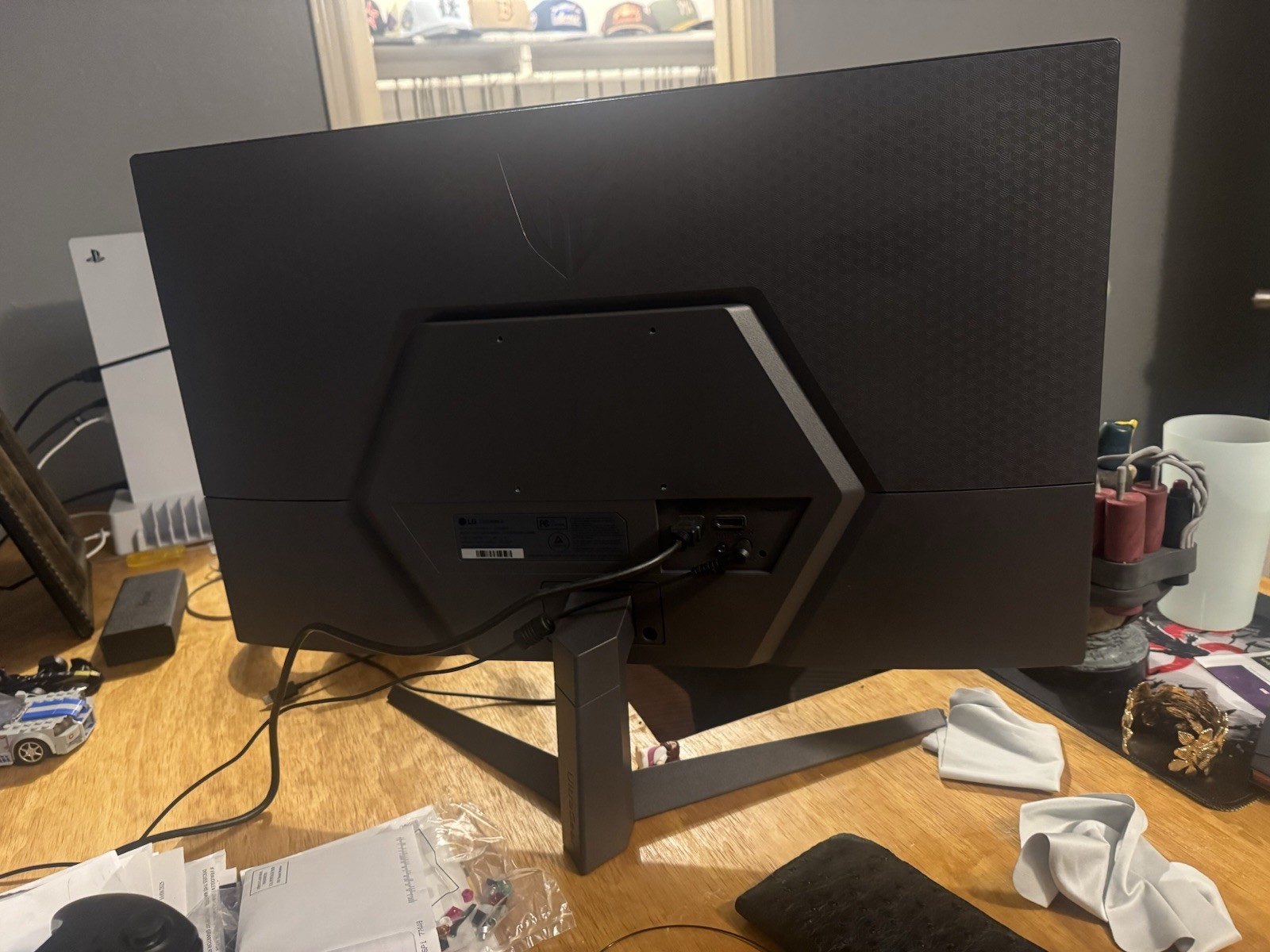 Ps5 digital edition, charging station, 2 ps5 control, LG 27 inch 180 hrz monitor