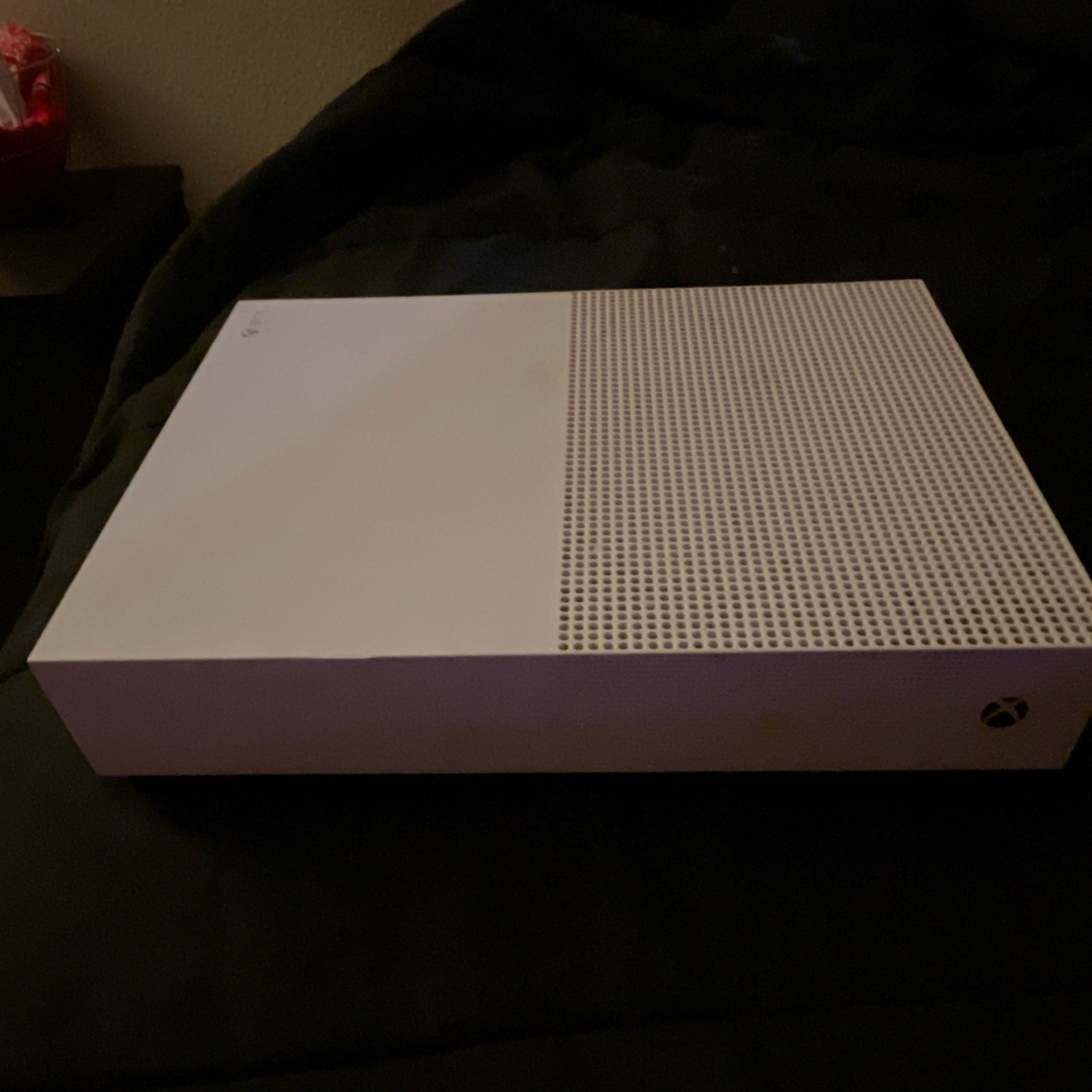 Microsoft Xbox One S 1TB White Console 4K UHD Wi-Fi HDMI (MPN 1681)