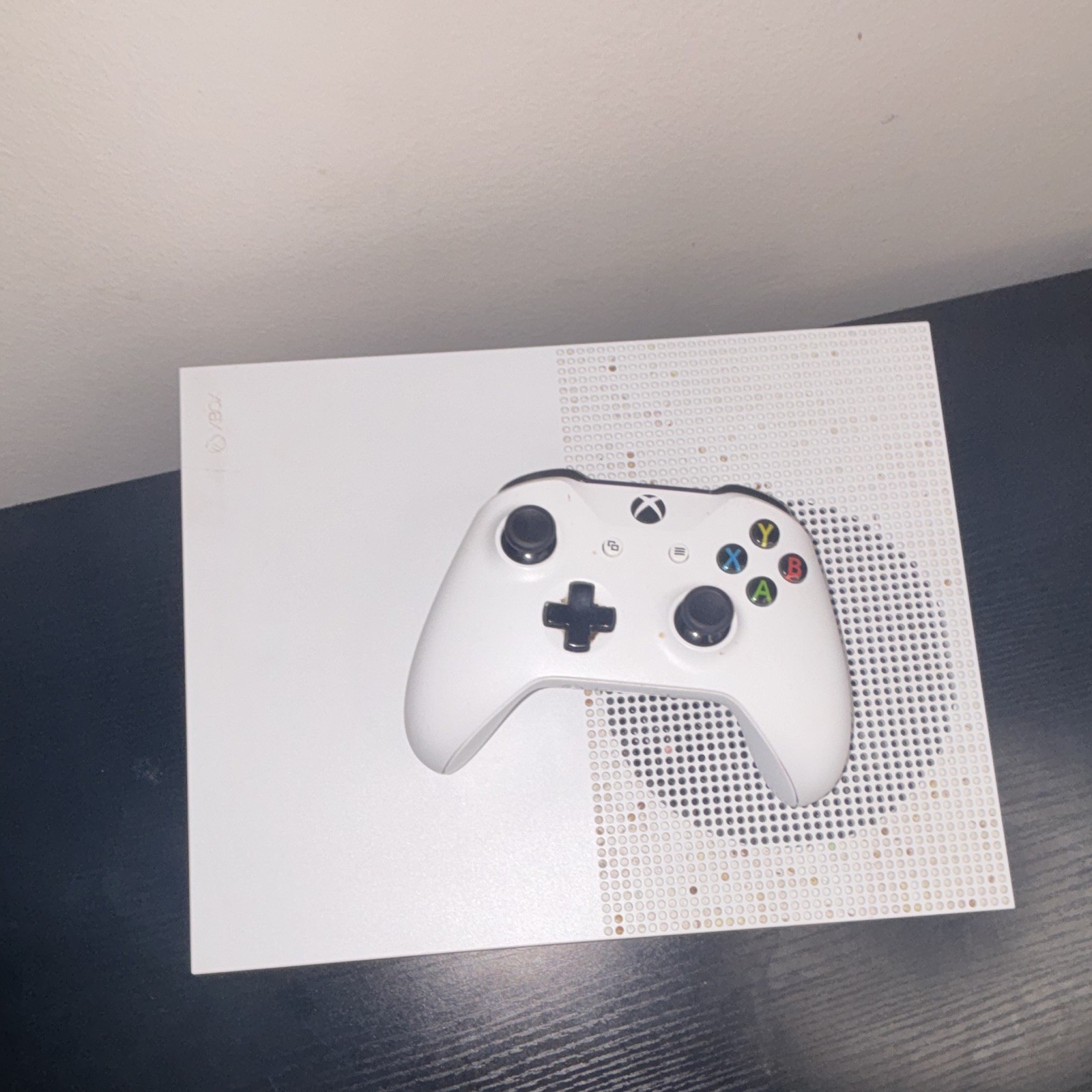 Microsoft Xbox One S All-Digital 1TB 4K UHD White Console + Controller HDMI