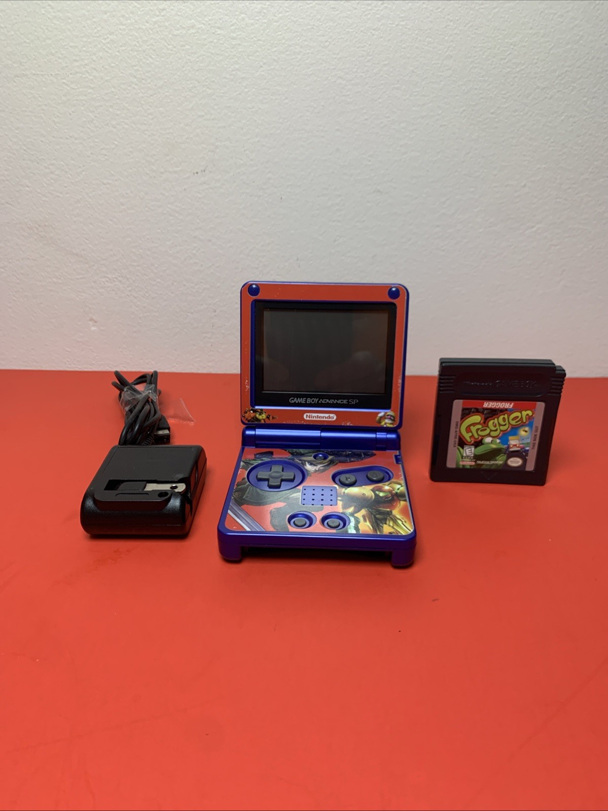 Nintendo Game Boy Advance SP AGS-001 2002 with Frogger Game & Charger