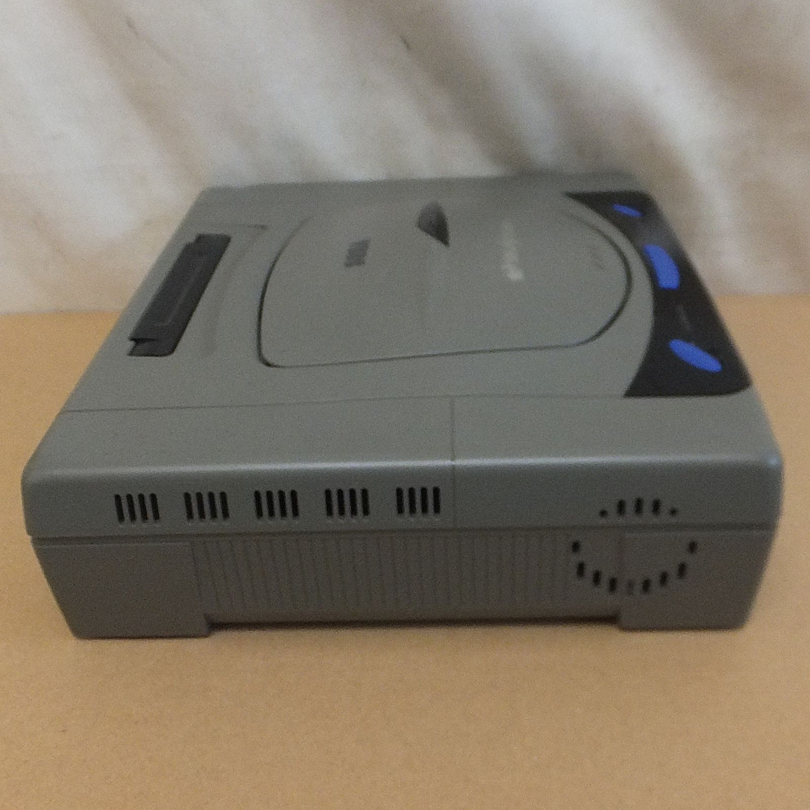 R820 Rare Sega Saturn Console with Virtua Gun Software HST 3200 Used 15
