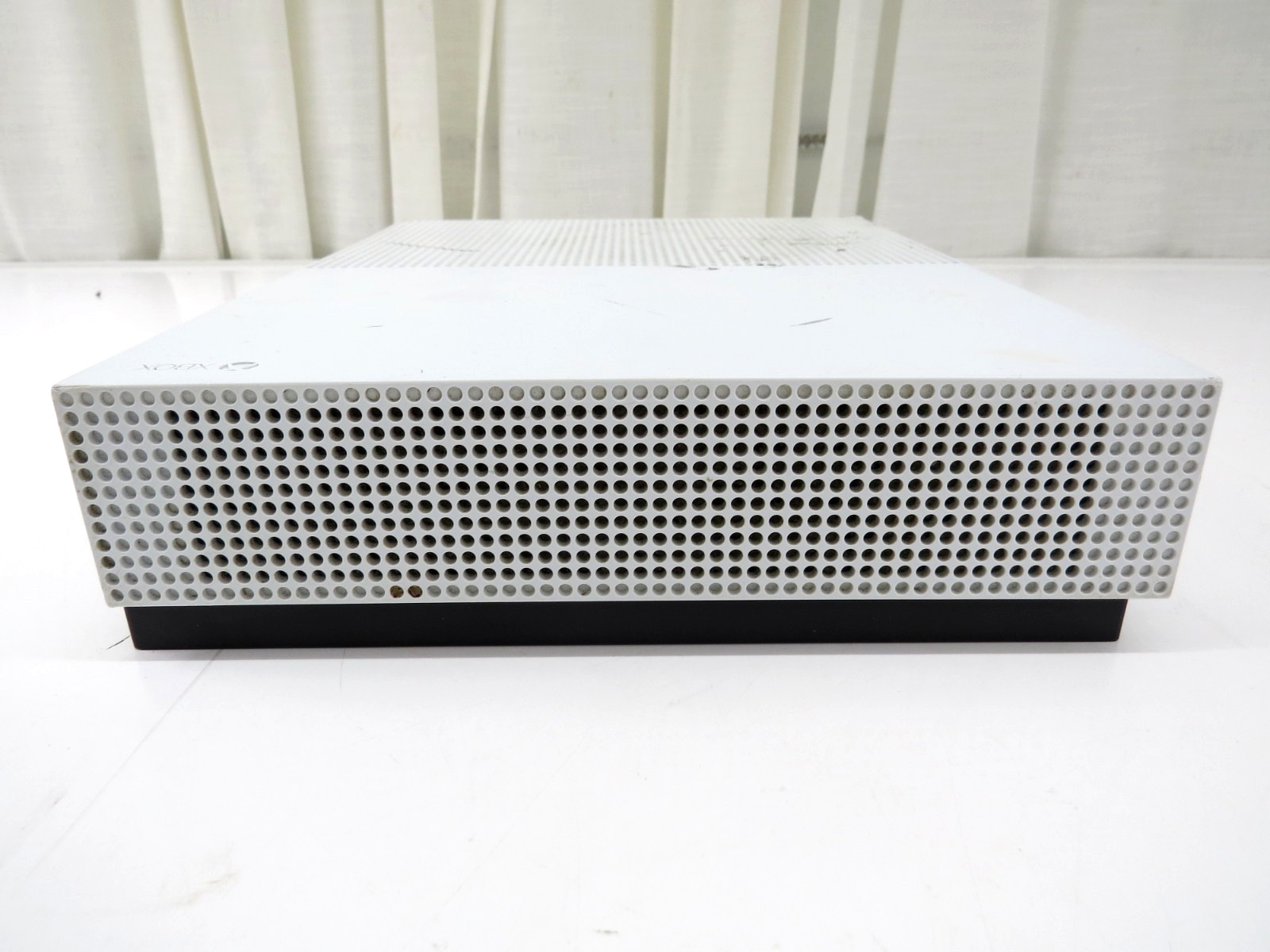 Microsoft Xbox One S All-Digital Edition 1TB White Game Console 1681