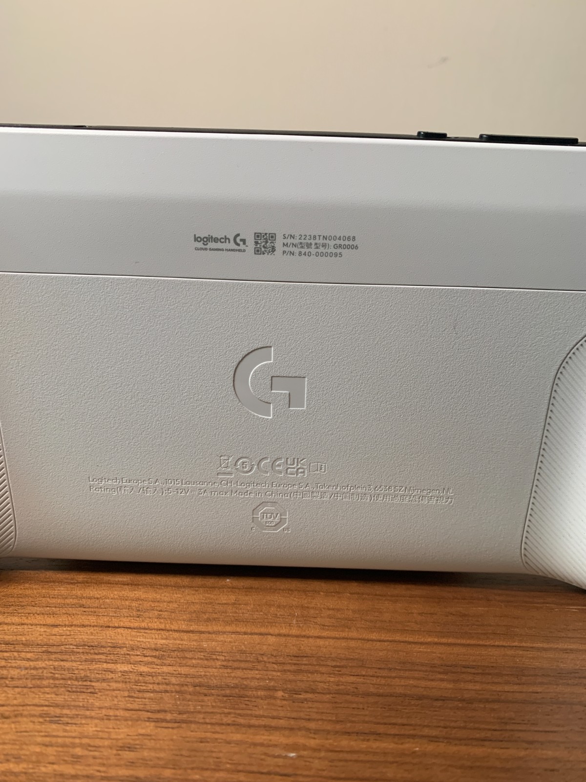 Logitech G CLOUD 64GB Handheld Console – White