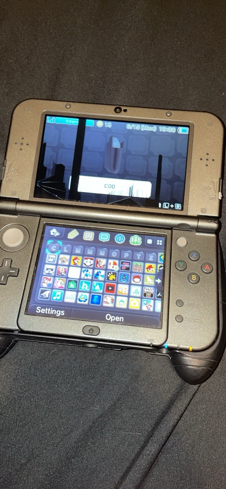 Nintendo 3DS XL Gray Handheld System Console Wi-Fi, Headphone Jack