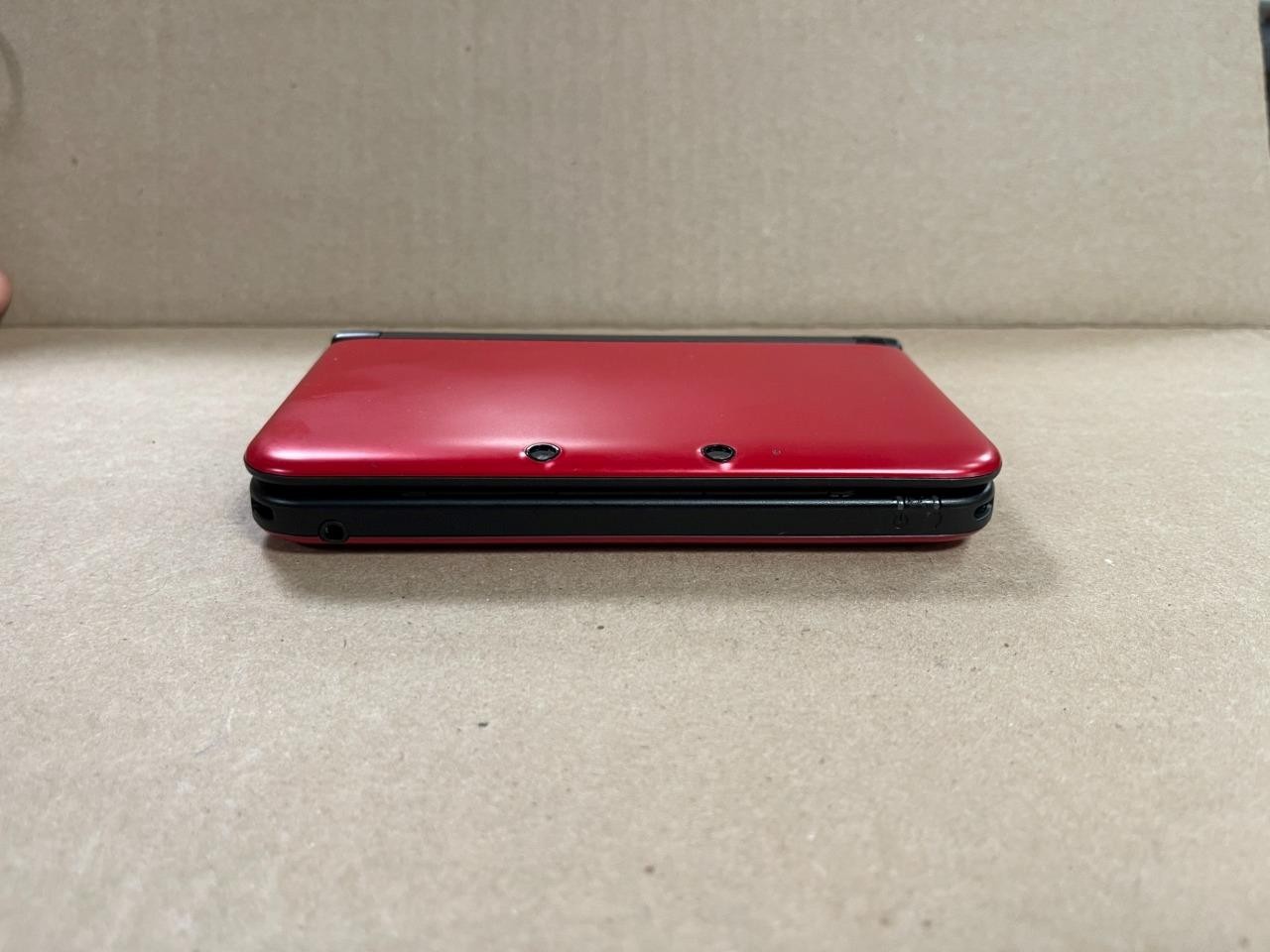 NINTENDO 3DS XL RED & BLACK HANDHELD CONSOLE- USED.