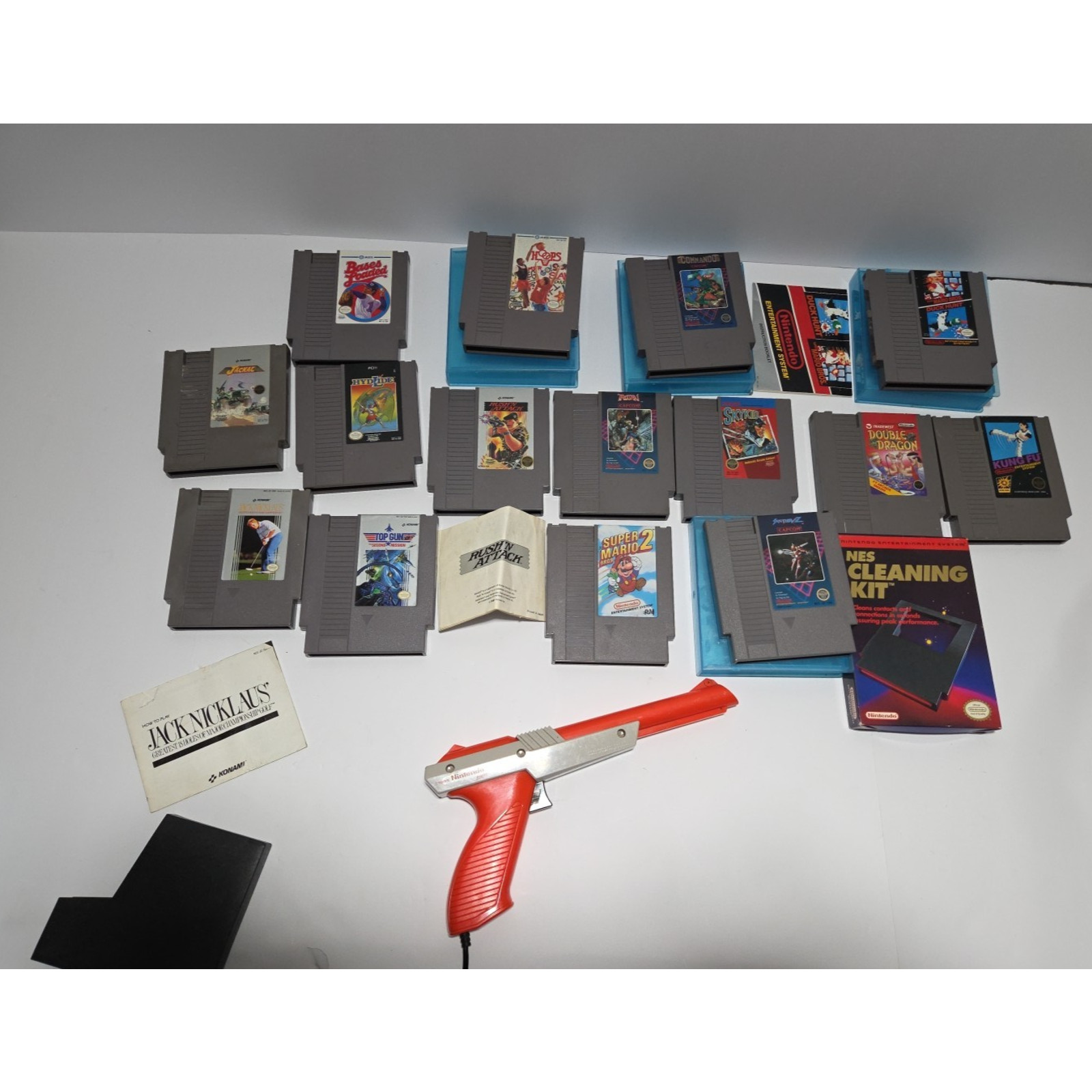 Nintendo NES Action Set Console CIB Zapper Controllers 15 Games Bundle