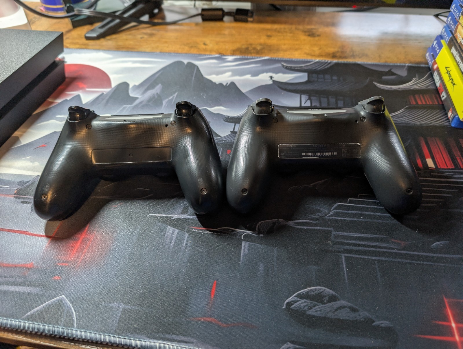 2 TB PlayStation 4 Original Box Included With 6 Games