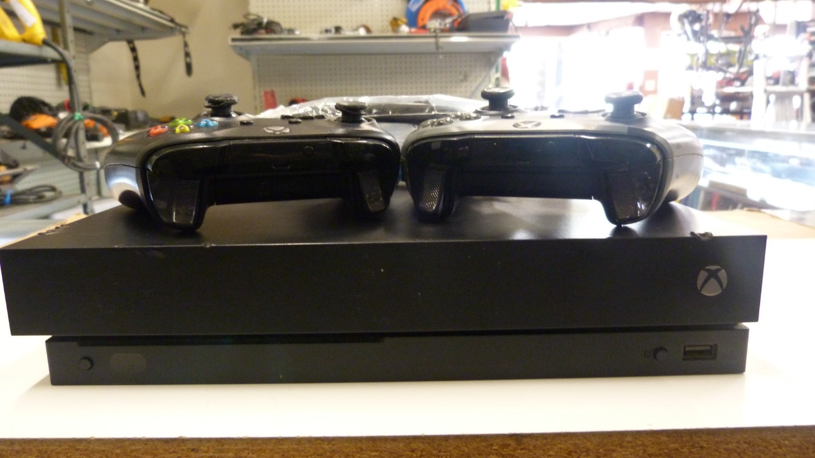 Microsoft Xbox One X 1TB console bundle w/ 3 games & controller – FINE CONDITION