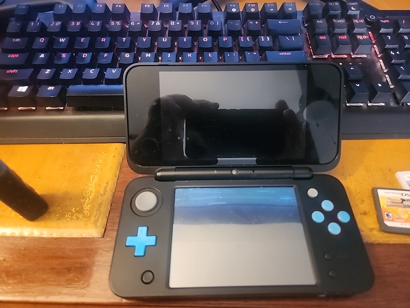 Nintendo 2DS XL Black/Turquoise W/Stylus W/4Gb SD Card. NO CHARGER. TESTED WORKS